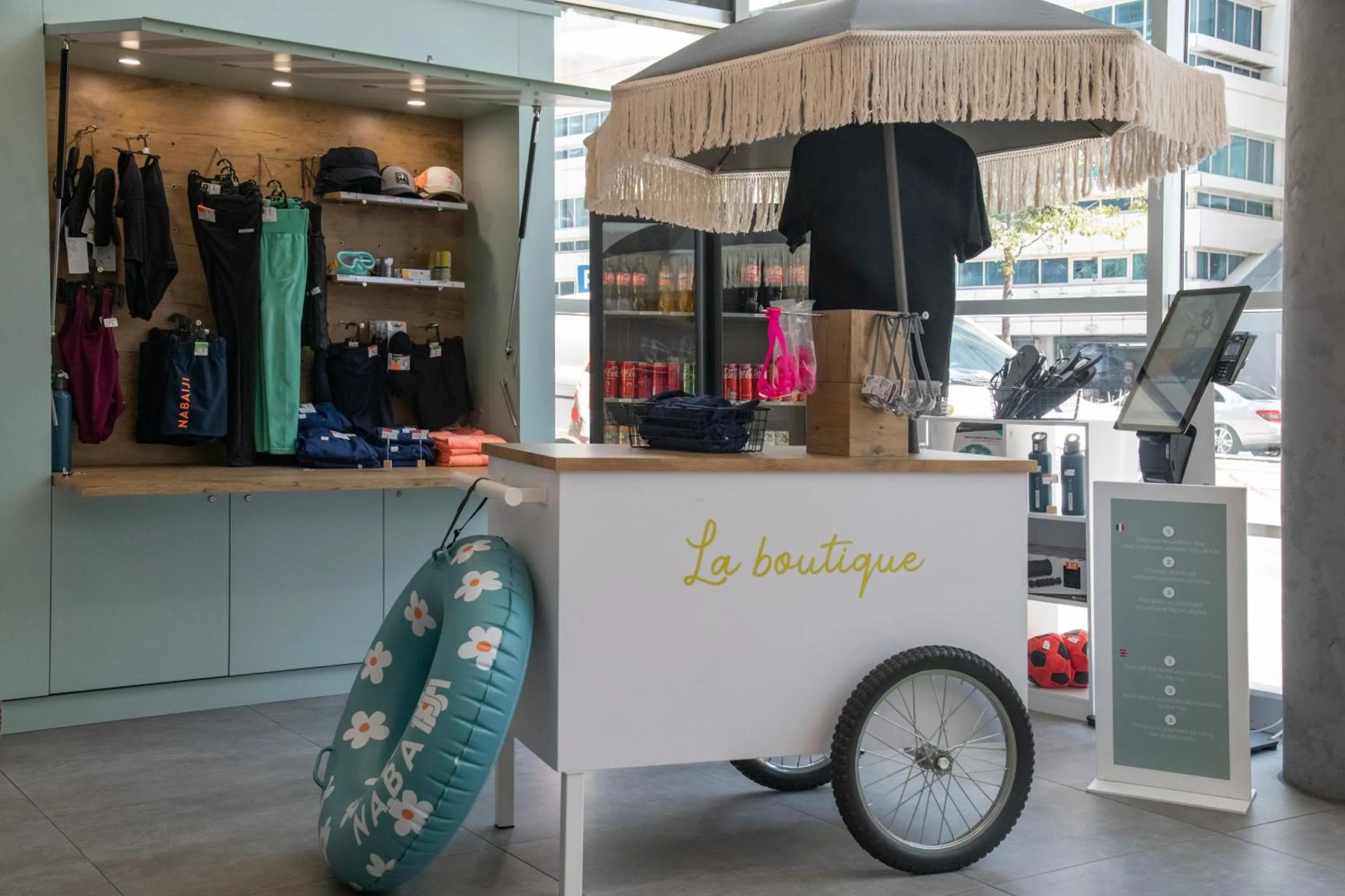 On-site shops in ibis budget Nice Californie Lenval