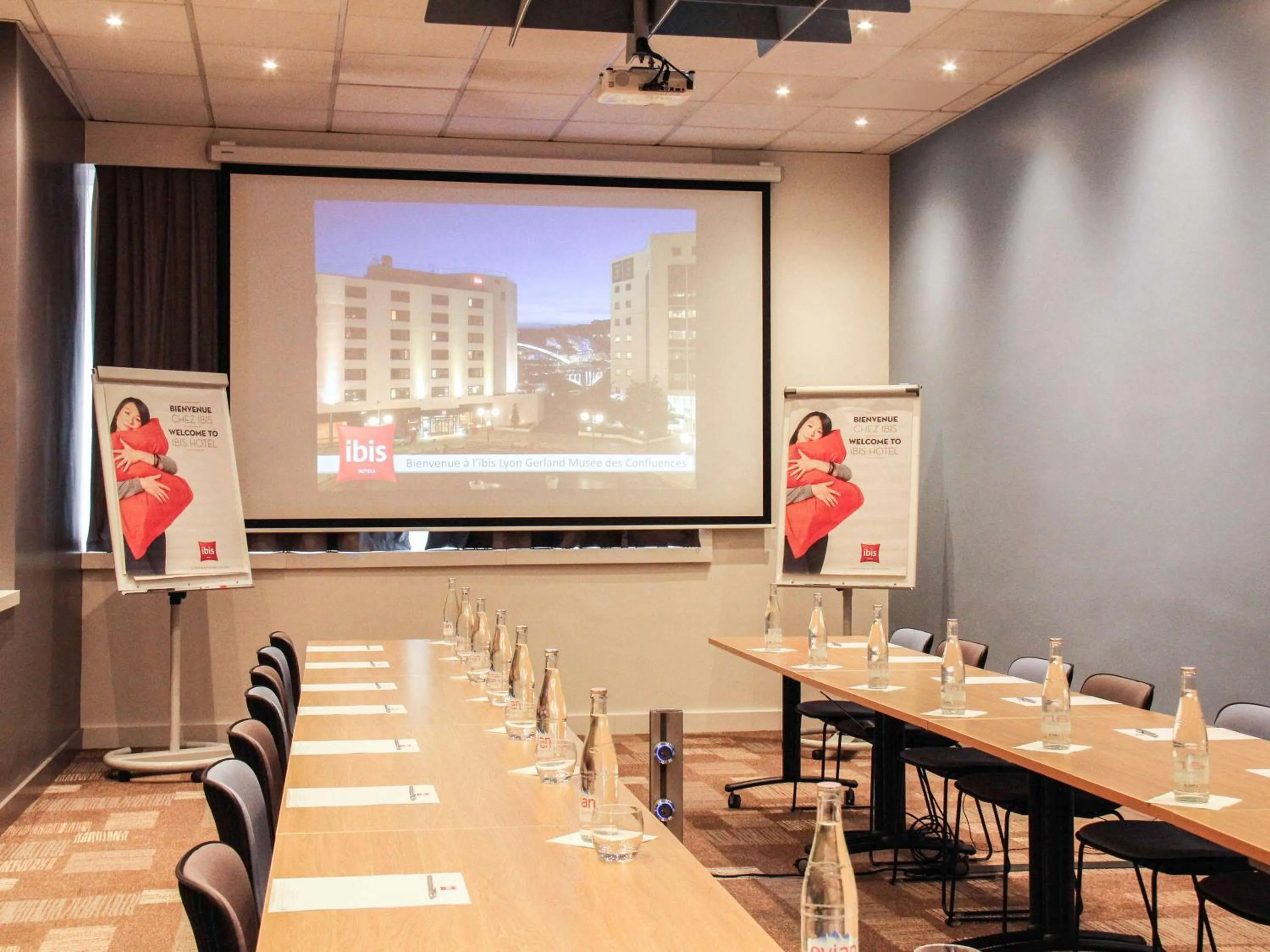 On site in ibis Lyon Gerland Musée des Confluences