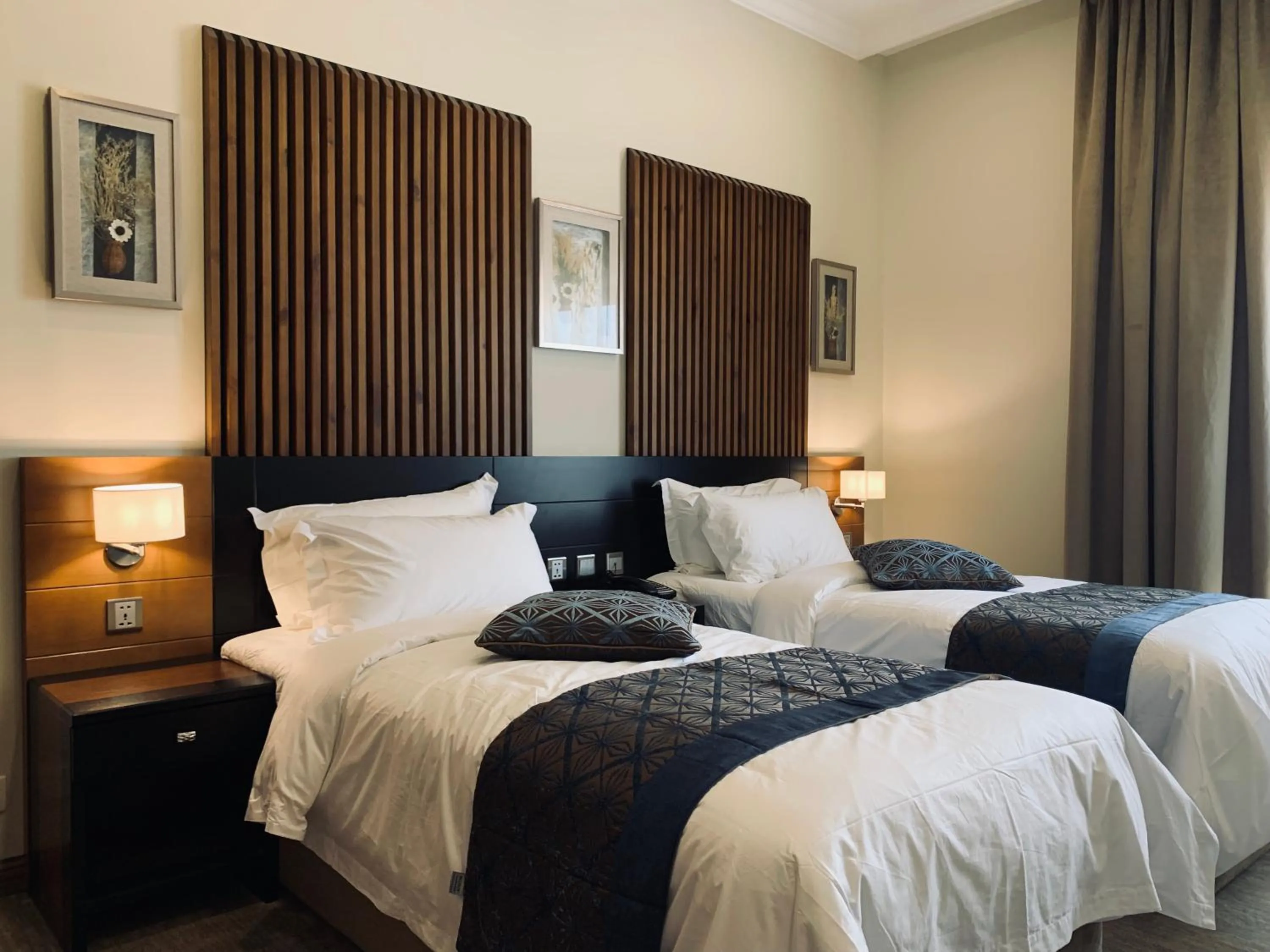 Bed in Tripper Inn - تريبر إن