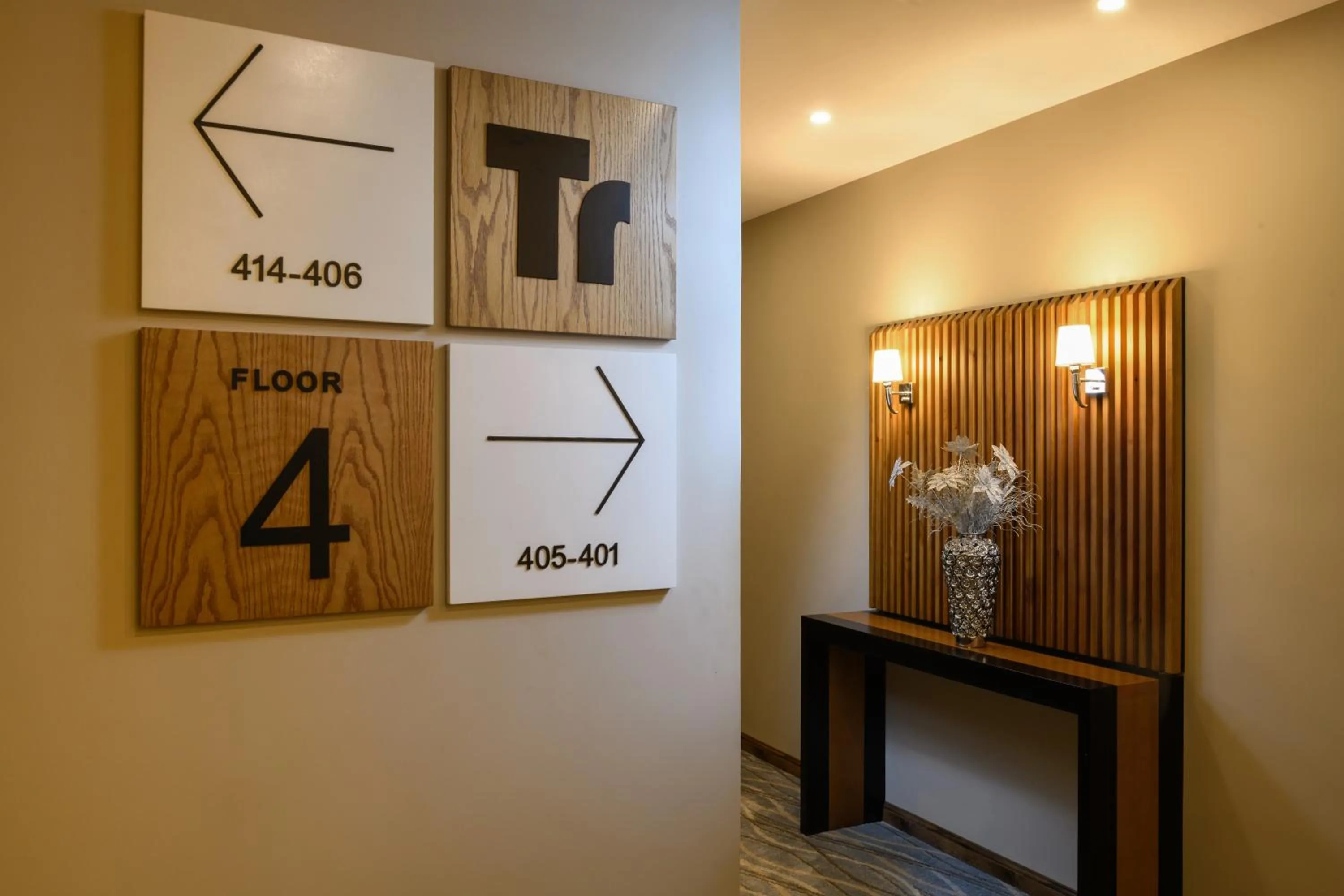 Property building in Tripper Inn - تريبر إن