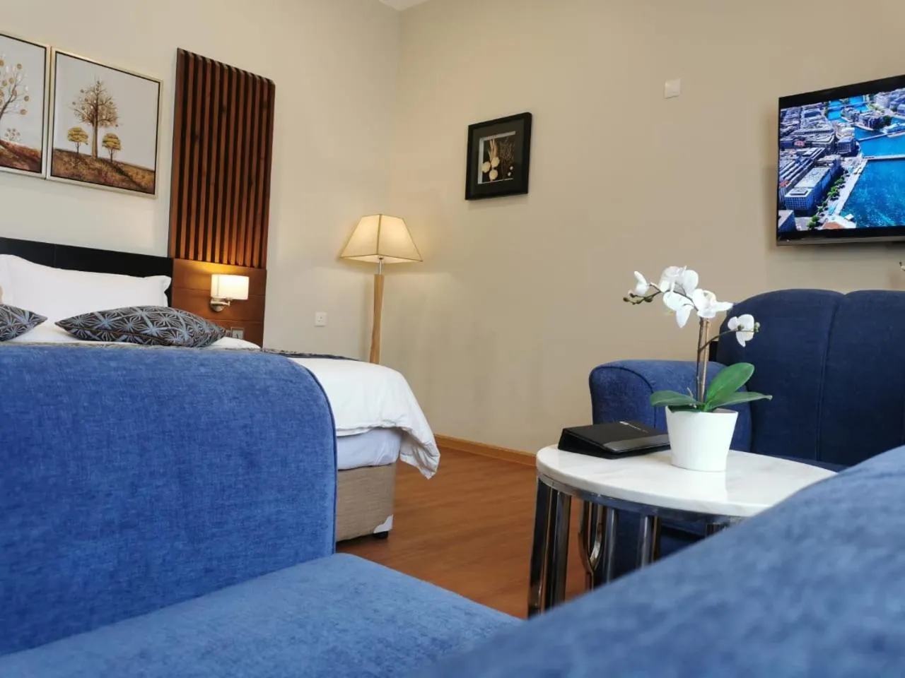 Bed in Tripper Inn - تريبر إن