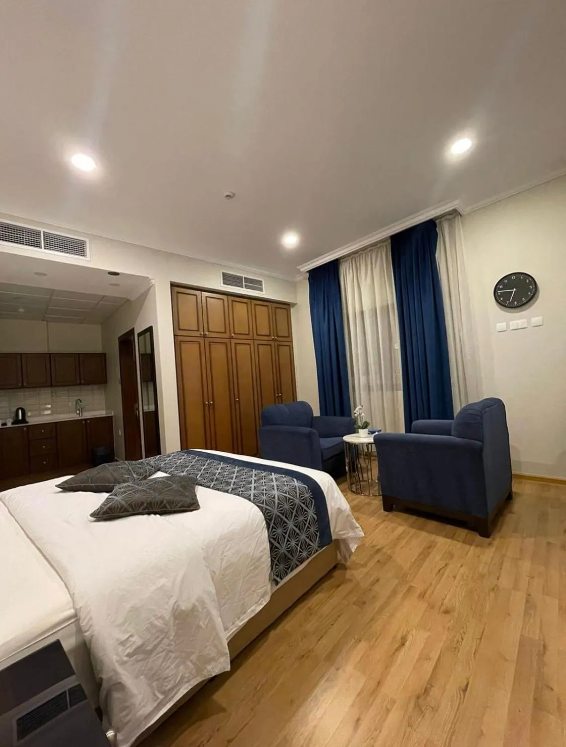 Bed in Tripper Inn - تريبر إن