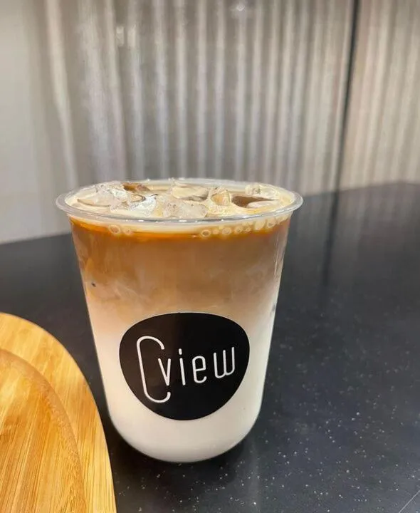 Text overlay in Tripper Inn - تريبر إن