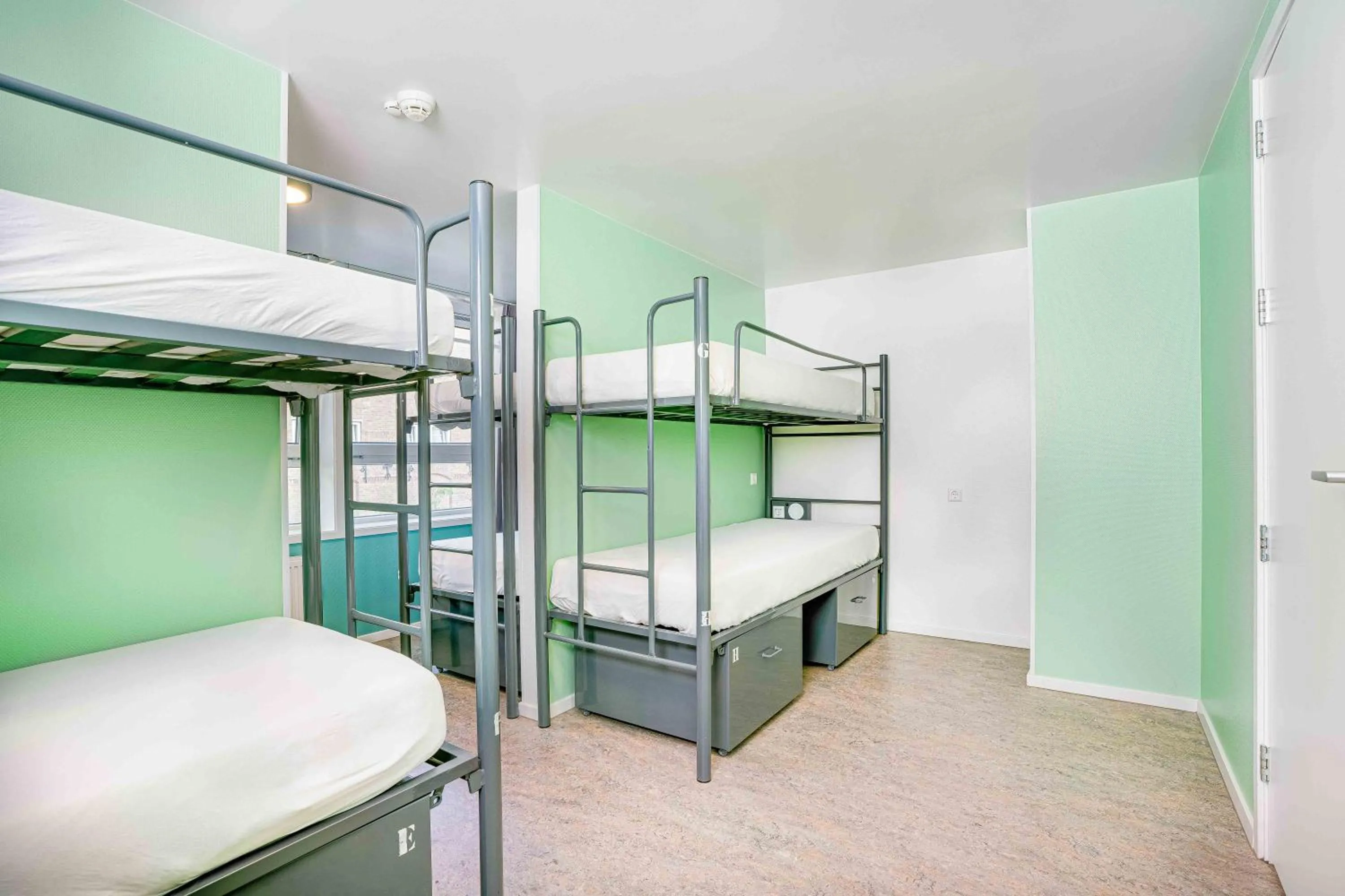 Photo of the whole room, Bed in Hans Brinker Hostel Amsterdam