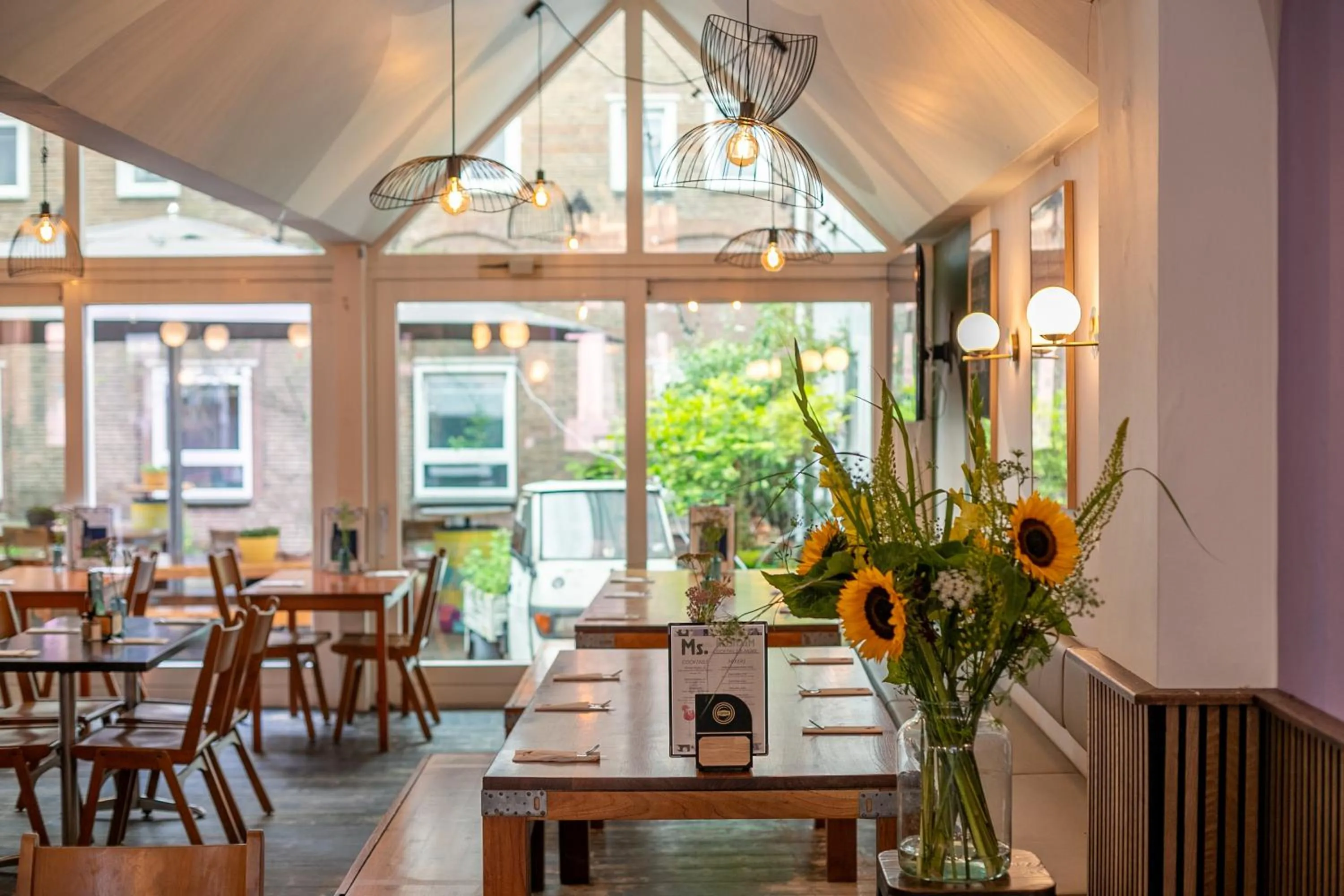 Restaurant/places to eat in Hans Brinker Hostel Amsterdam