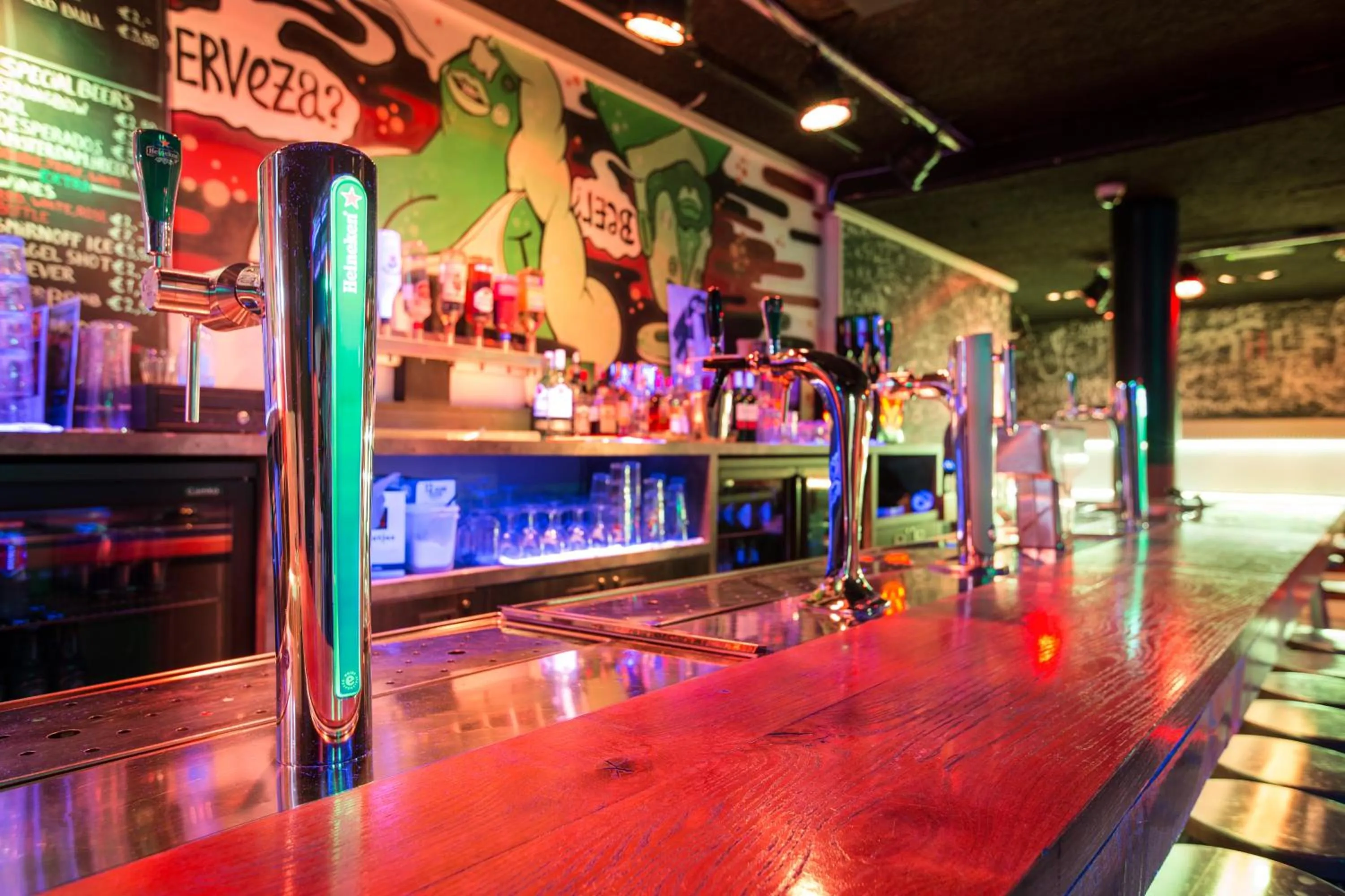 Nightclub / DJ in Hans Brinker Hostel Amsterdam