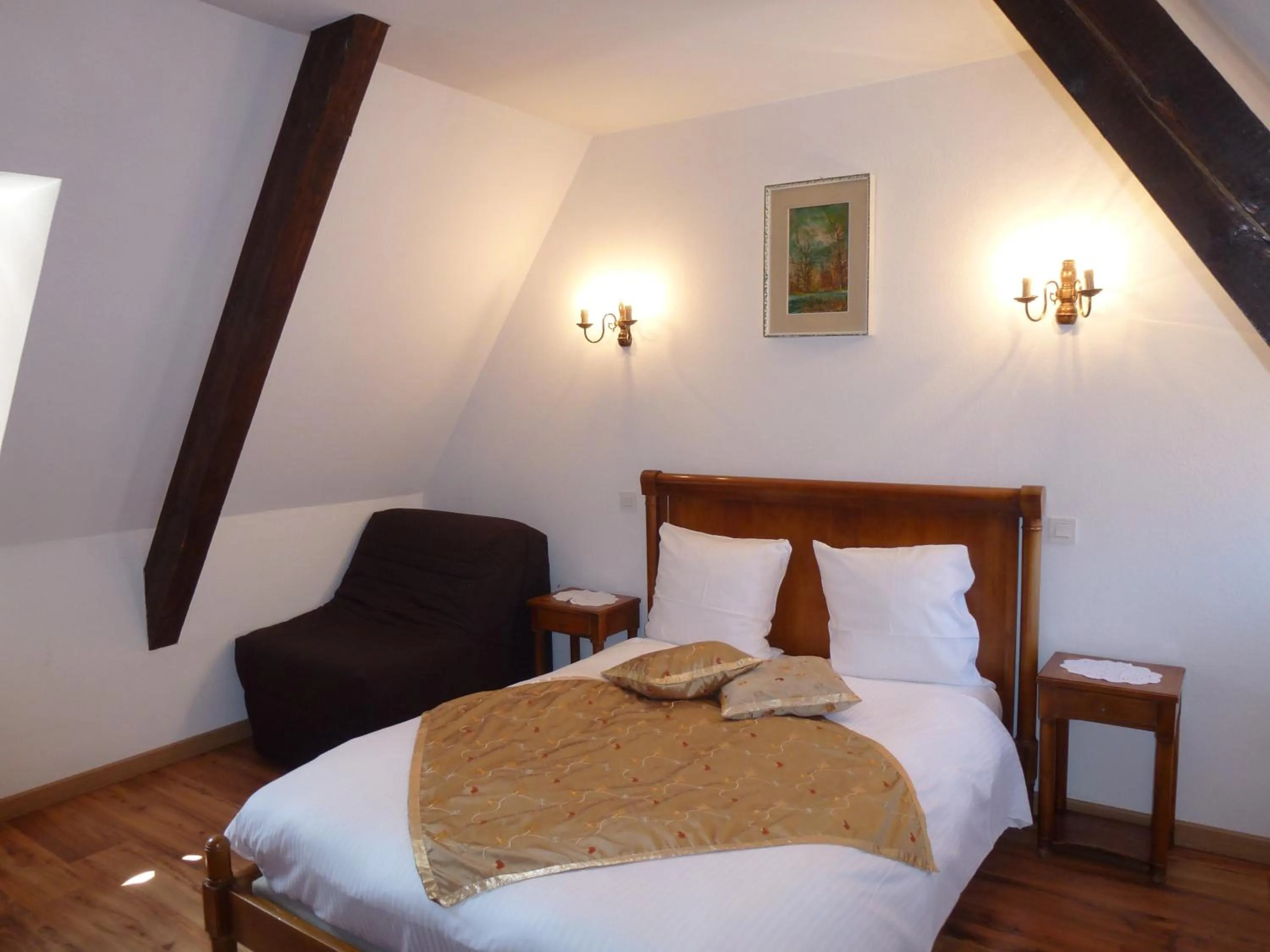 Bedroom, Bed in La Cour du Bailli Suites & Spa
