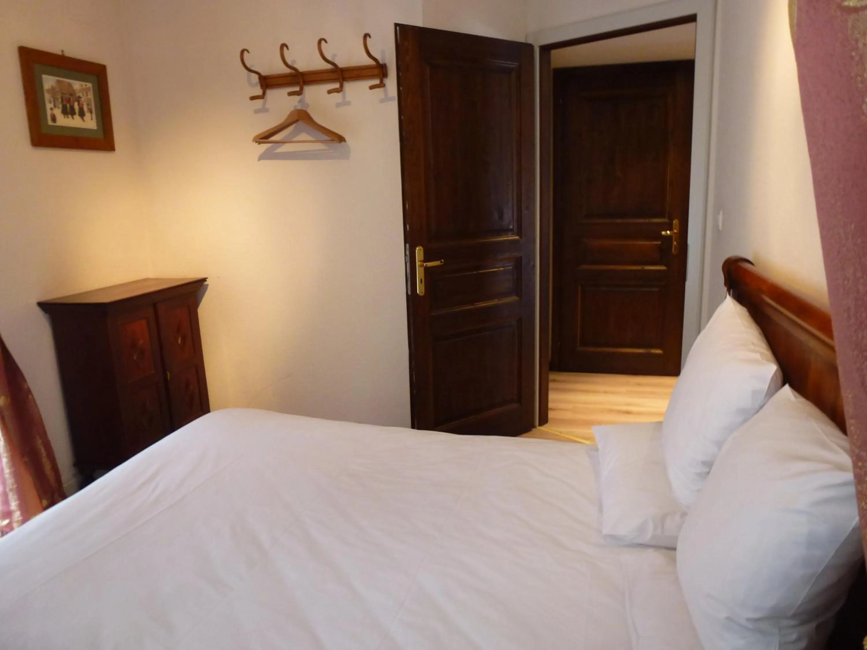 Bedroom, Bed in La Cour du Bailli Suites & Spa