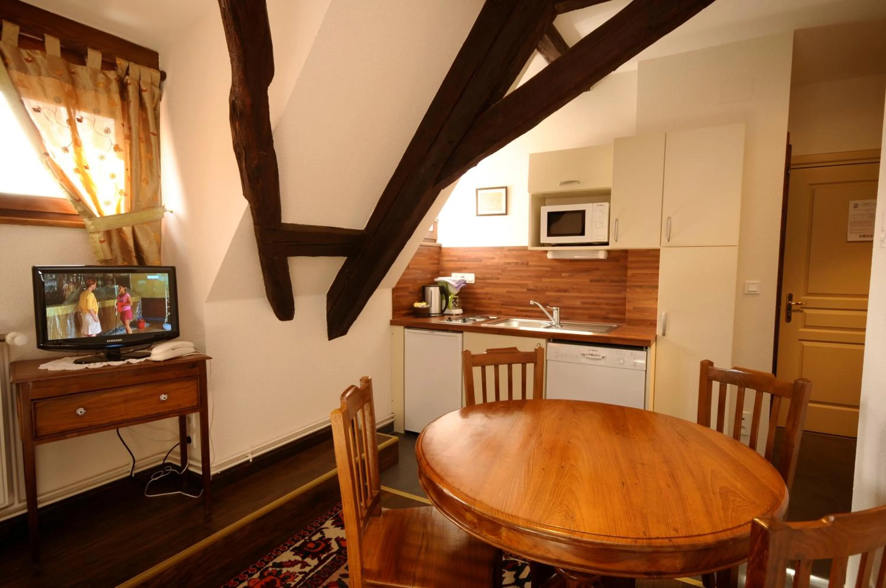 Living room in La Cour du Bailli Suites & Spa