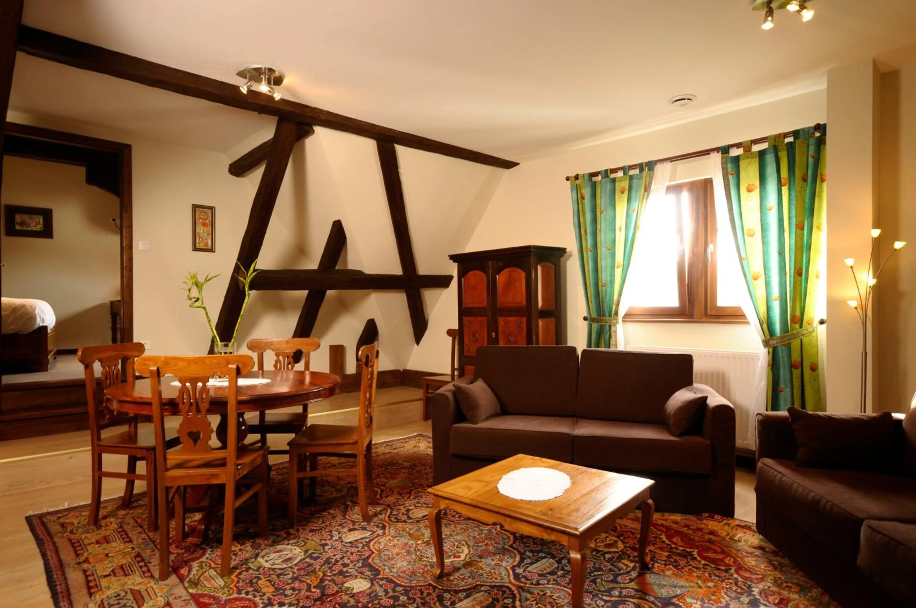 Living room in La Cour du Bailli Suites & Spa