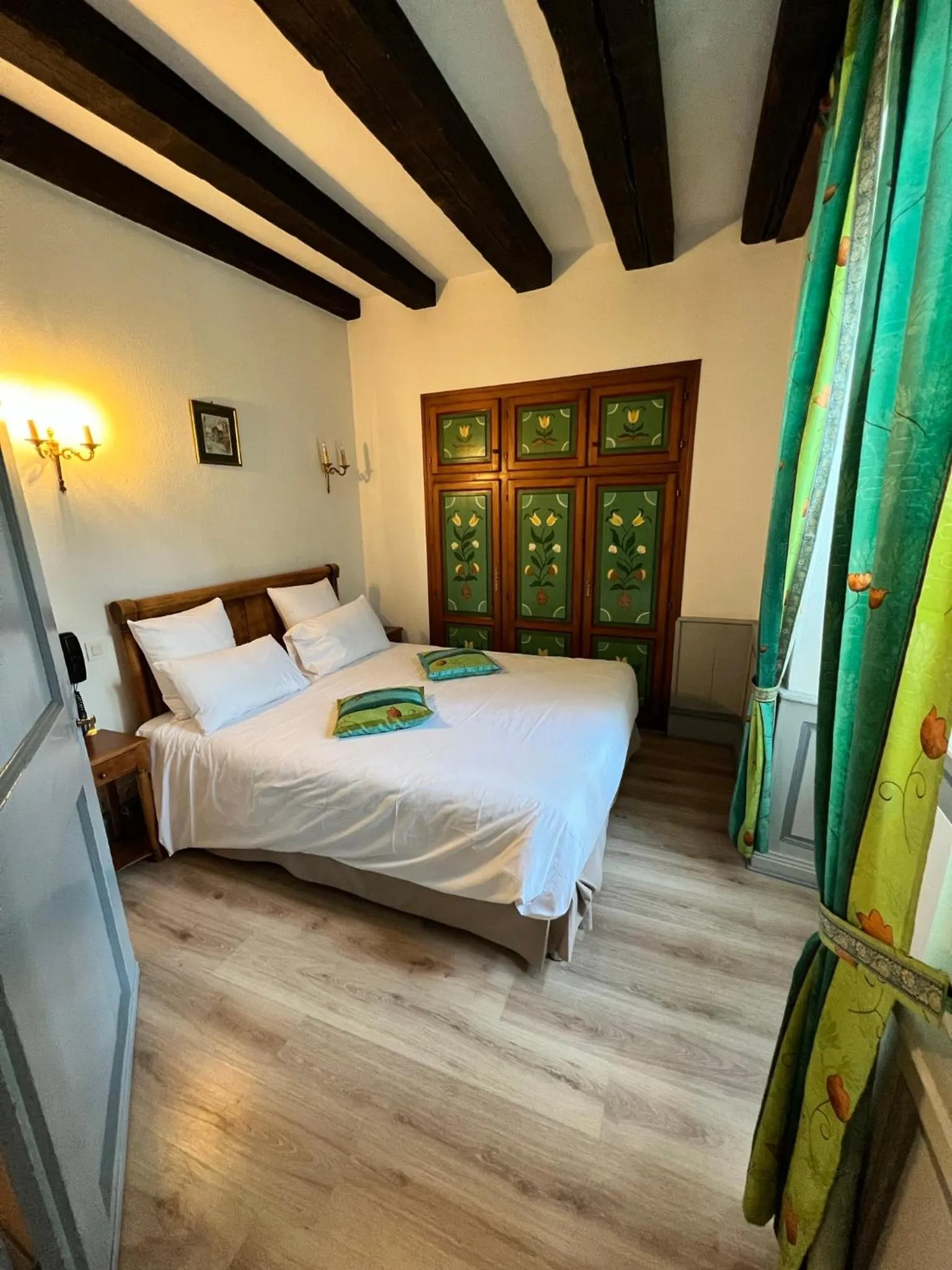 Bedroom, Bed in La Cour du Bailli Suites & Spa