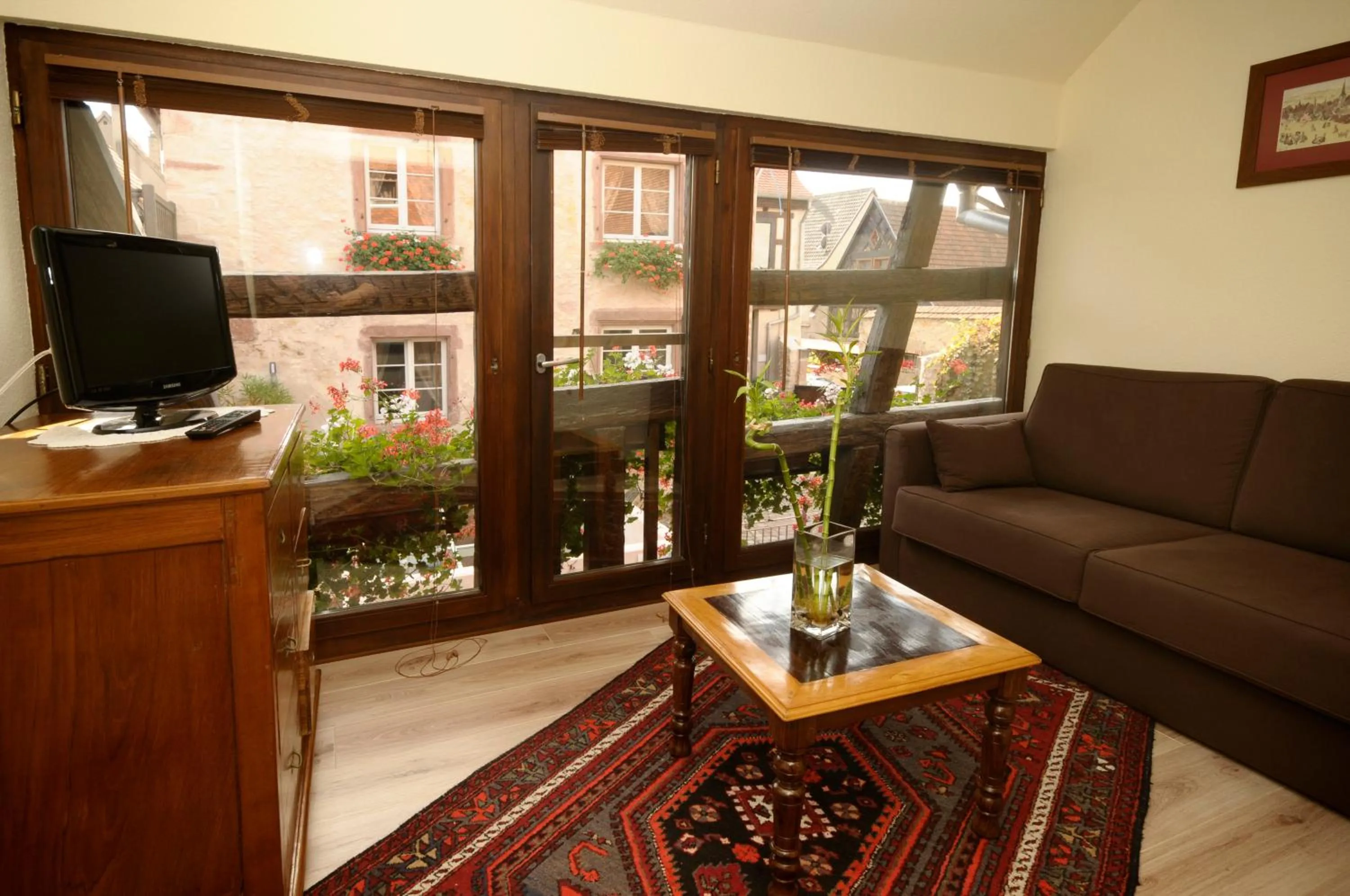 Living room in La Cour du Bailli Suites & Spa