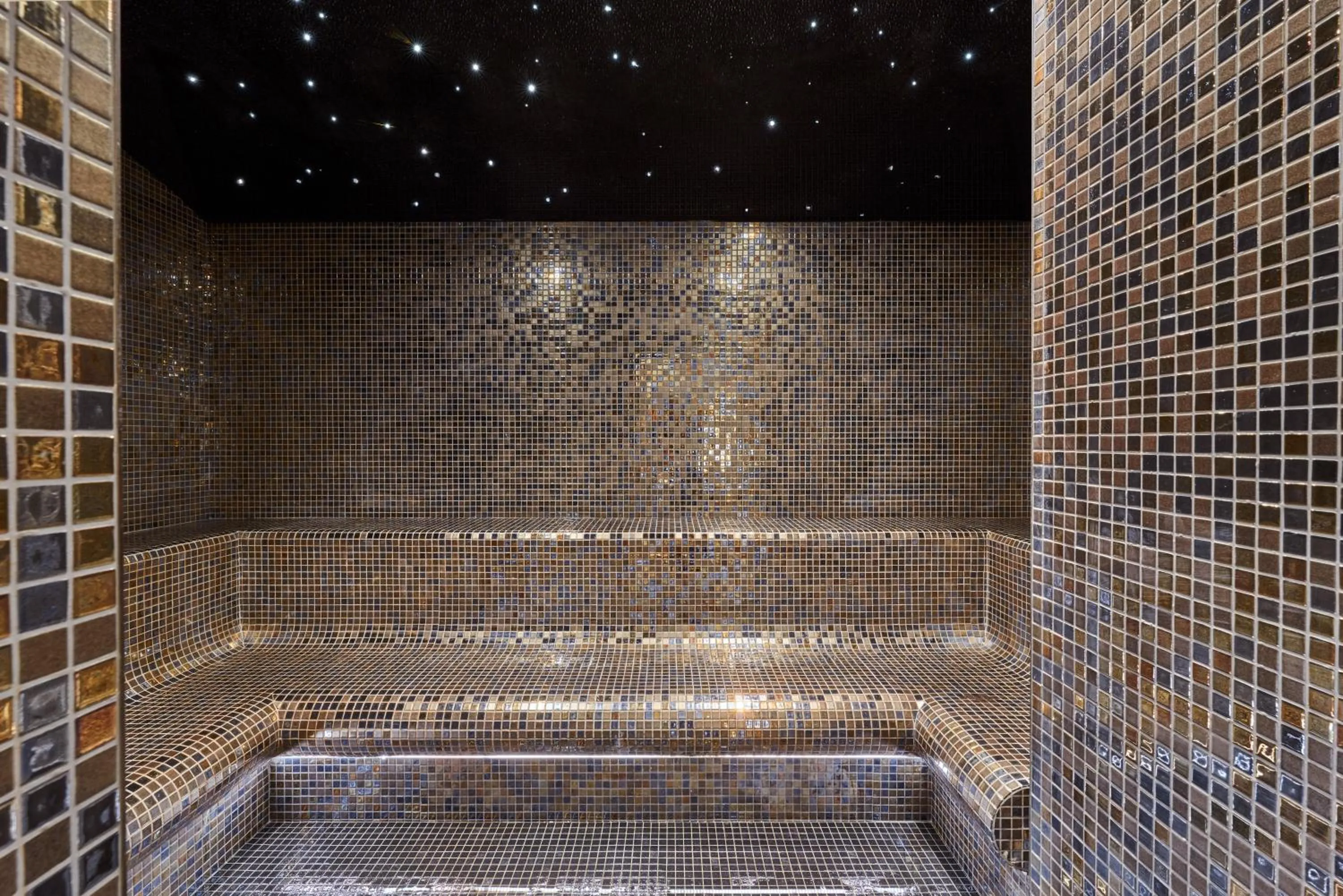 Steam room in Hôtel Barrière Le Grand Hôtel Dinard