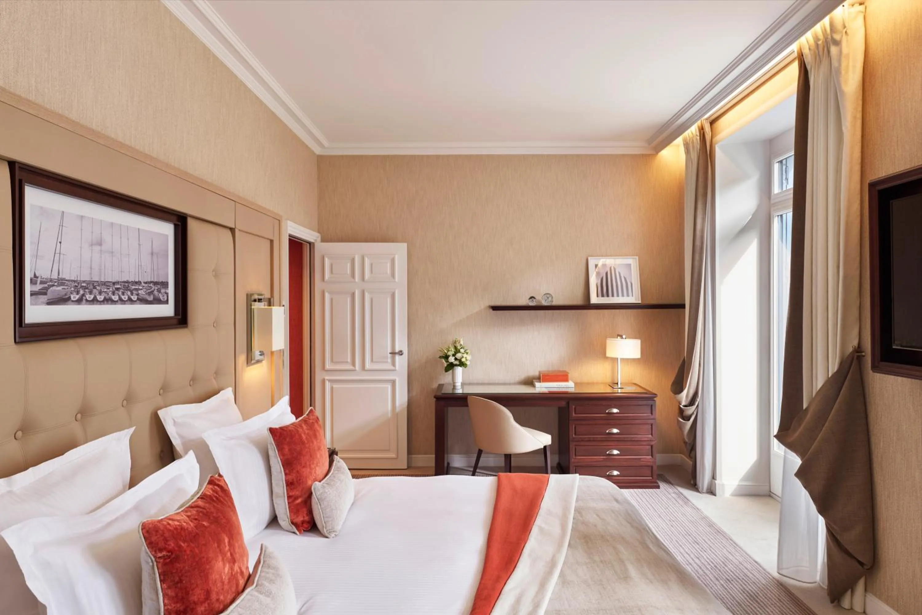 Bedroom, Bed in Hôtel Barrière Le Grand Hôtel Dinard