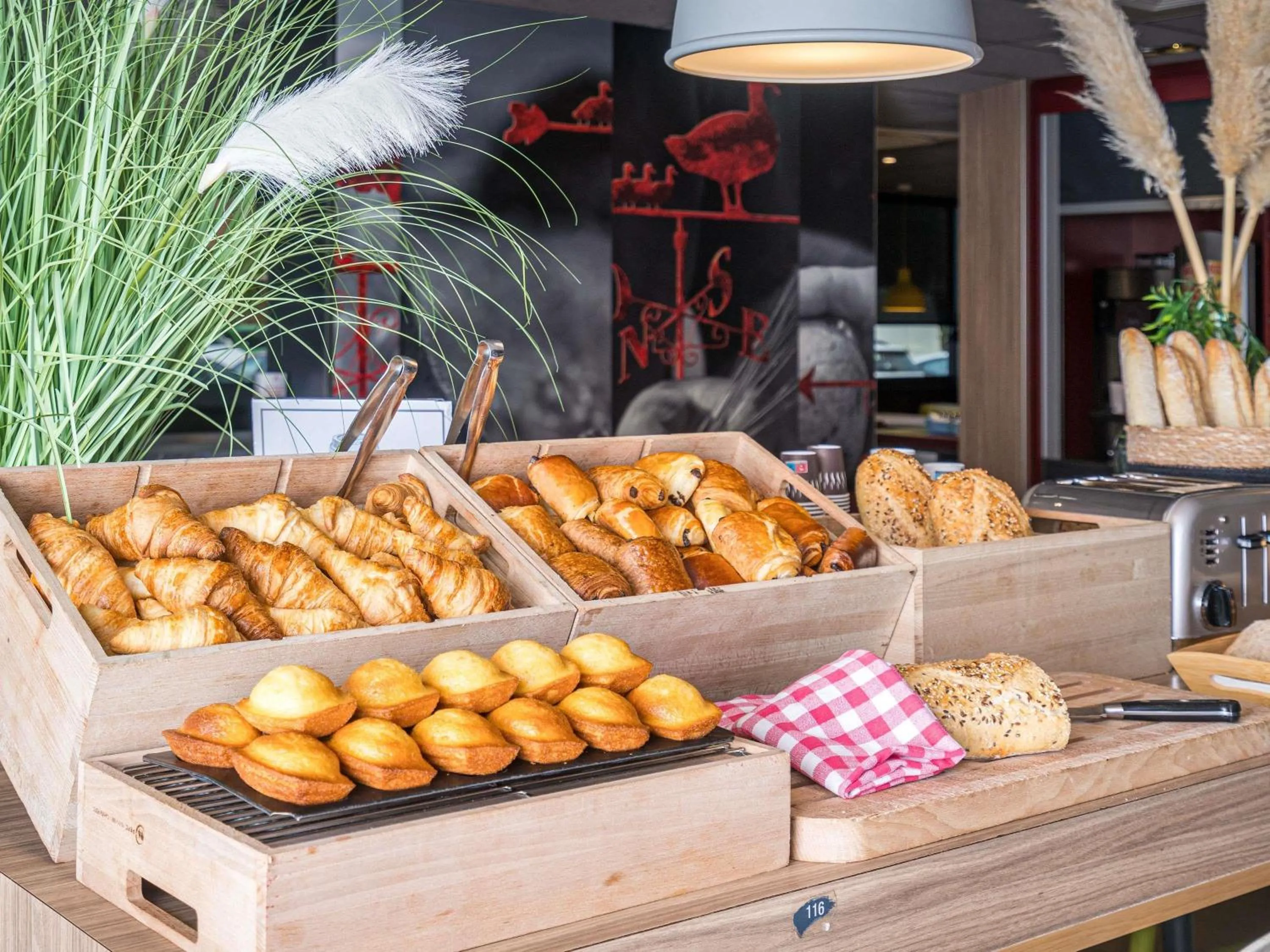 Breakfast in Ibis Lyon Villefranche Sur Saone