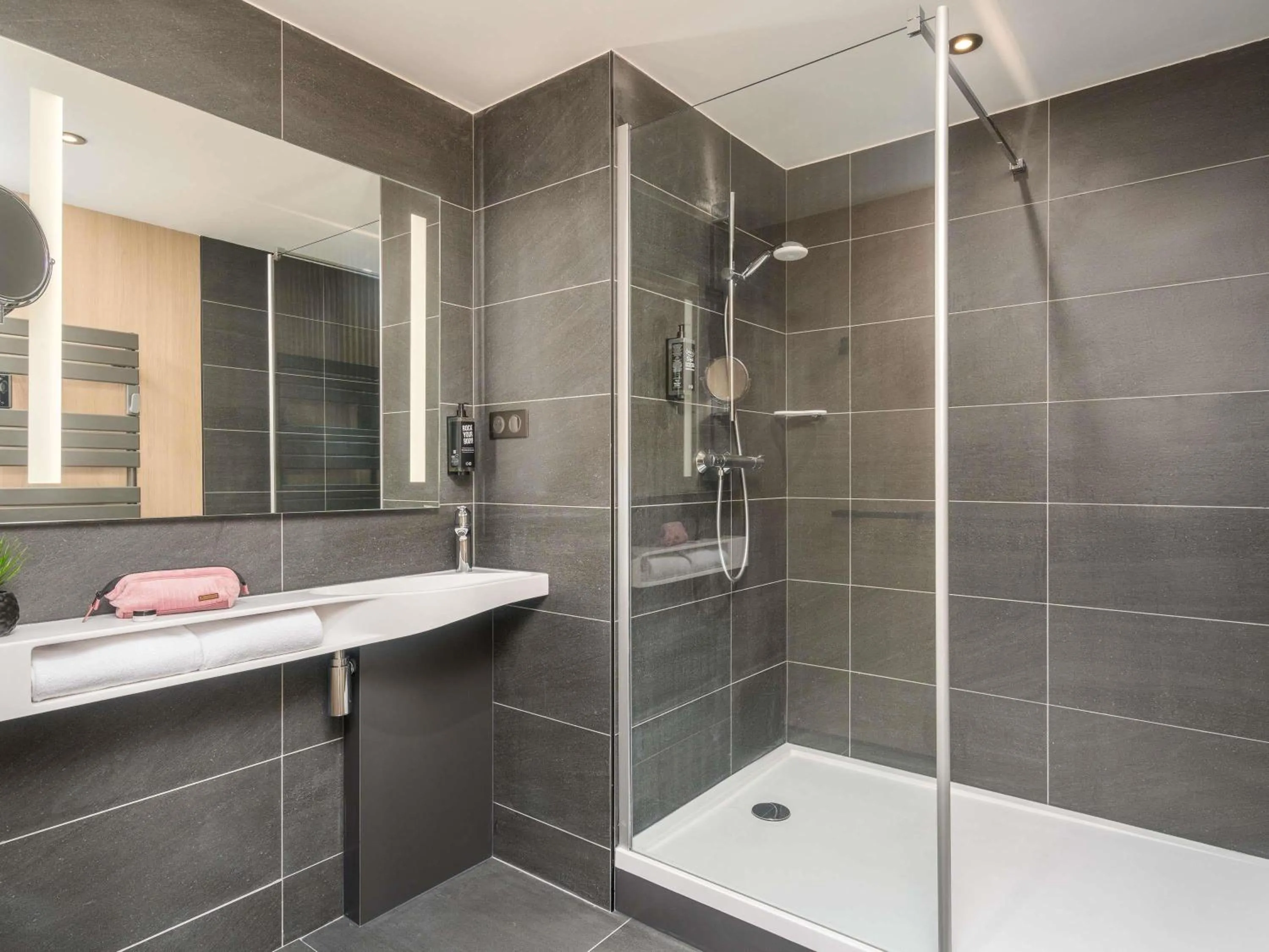 Bedroom in Ibis Lyon Villefranche Sur Saone