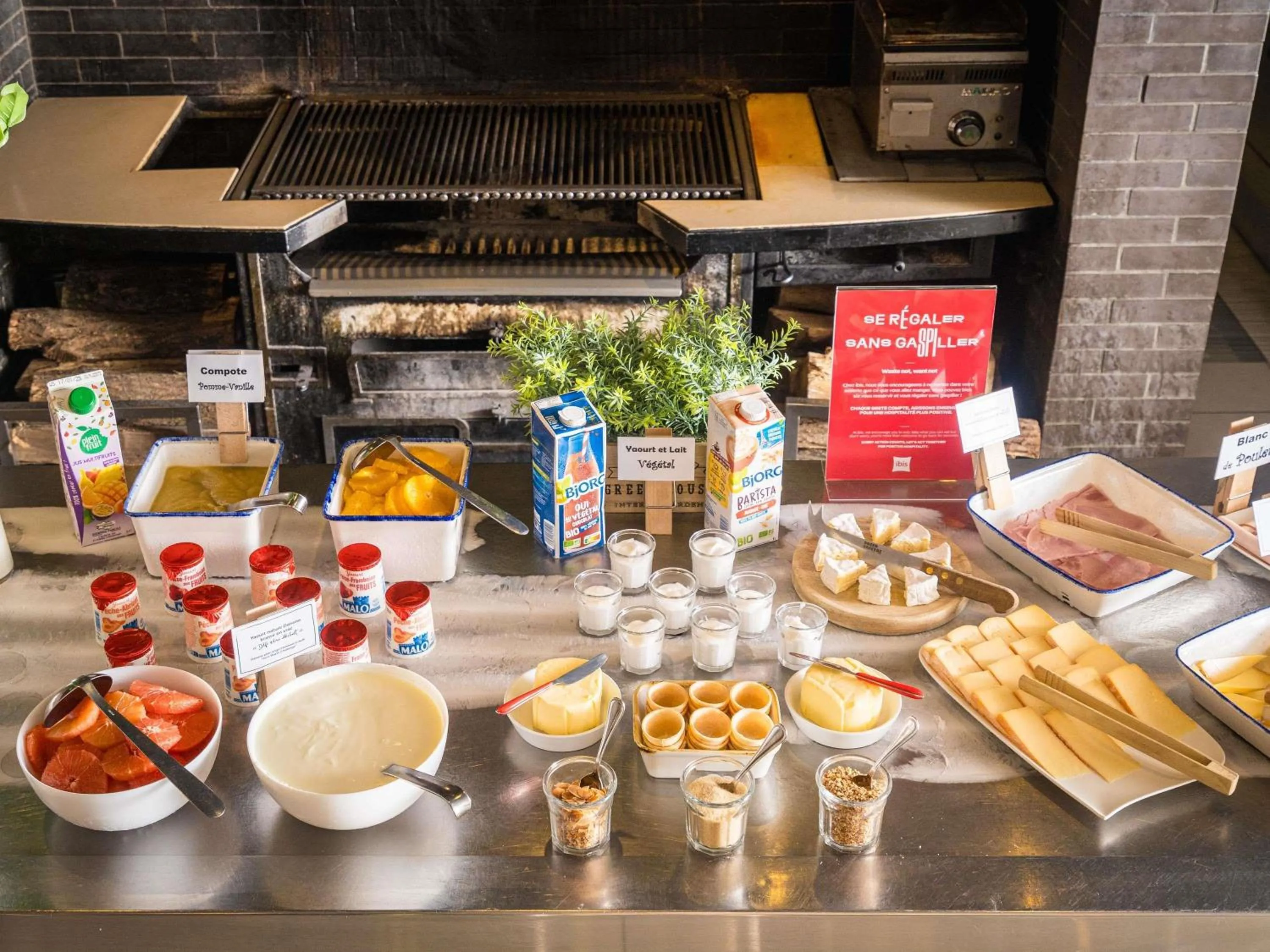 Breakfast in Ibis Lyon Villefranche Sur Saone