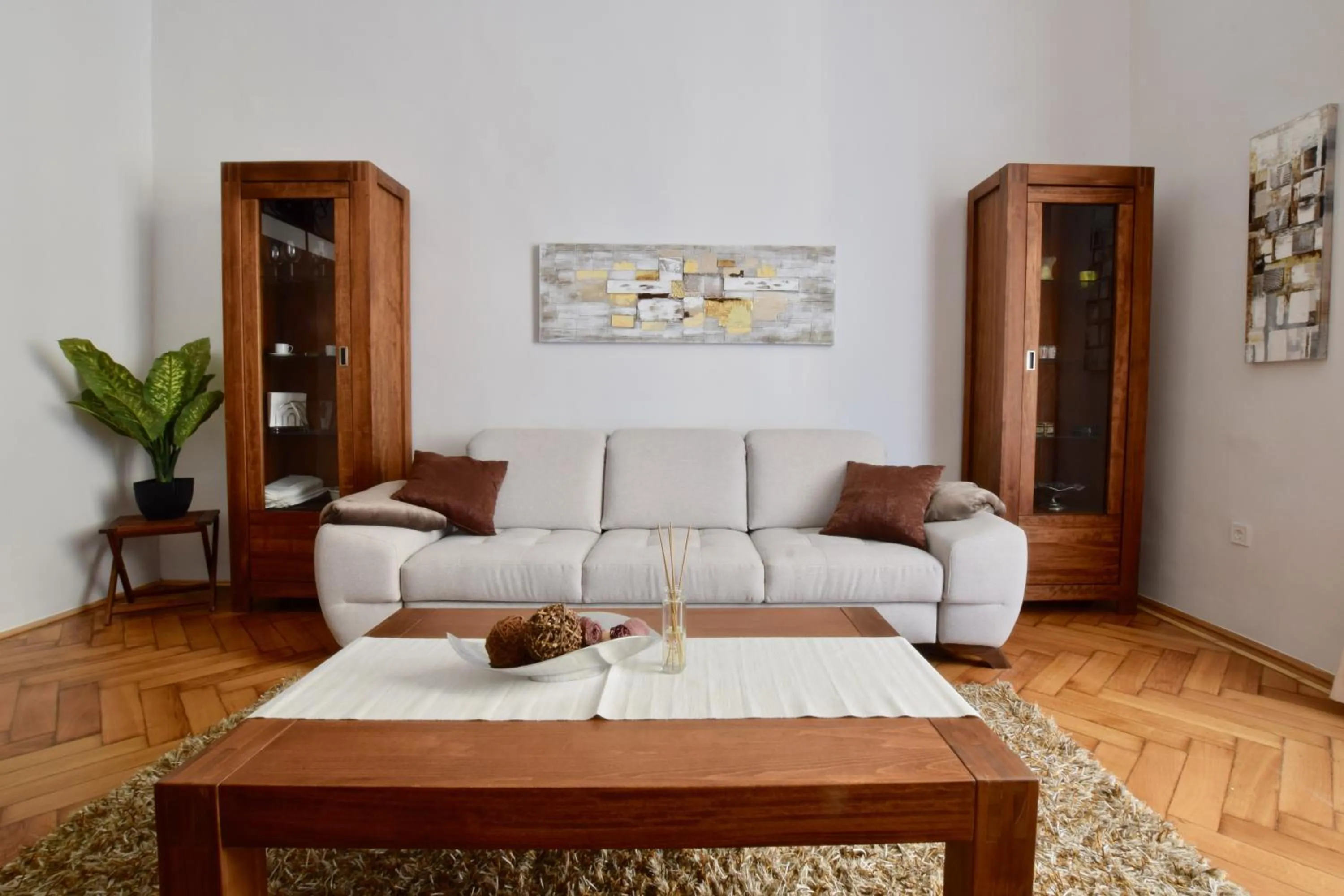 Living room in Luxury Apartment by Hi5 - Havas Street