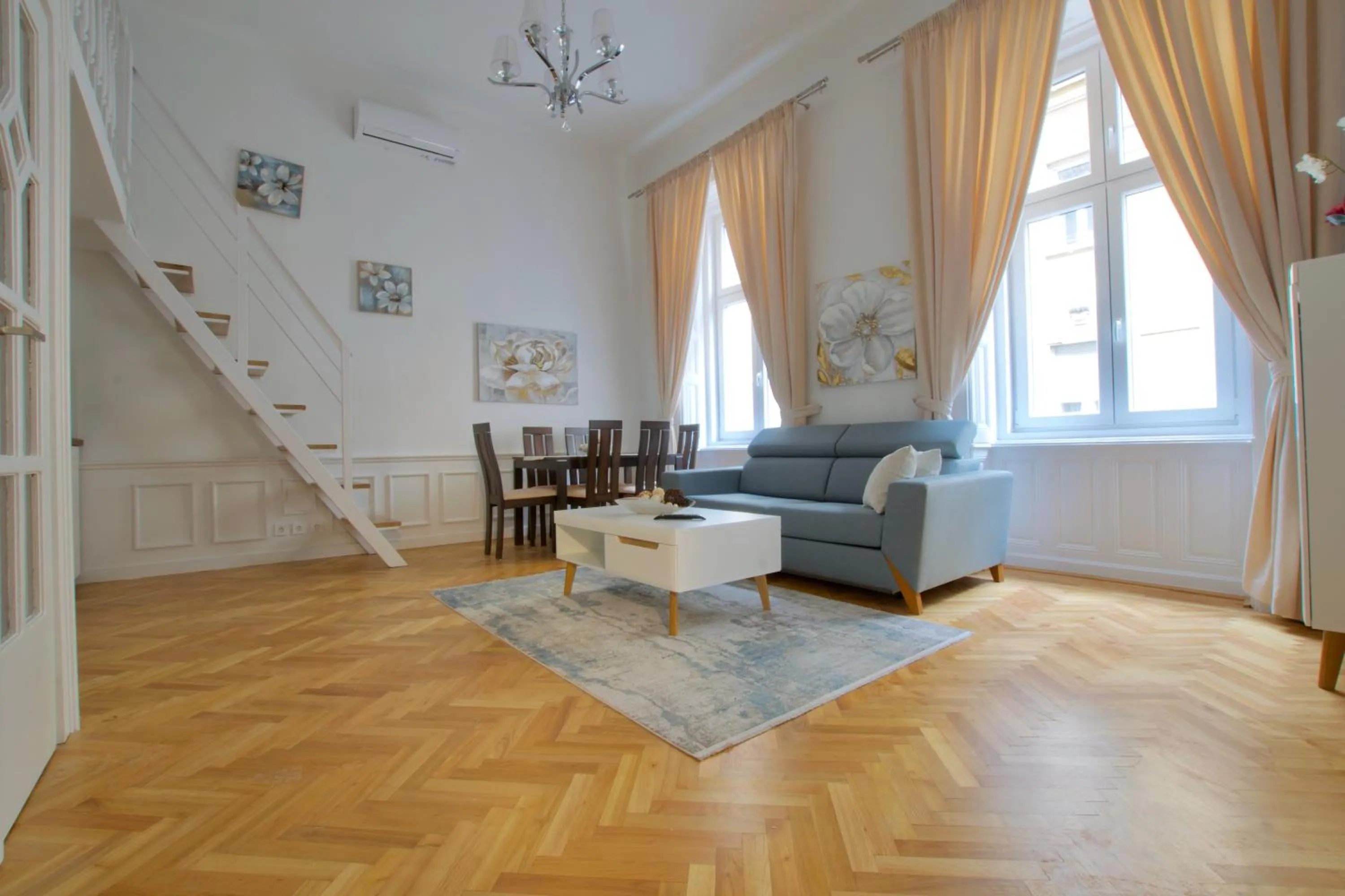 Living room in Luxury Apartment by Hi5 - Havas Street