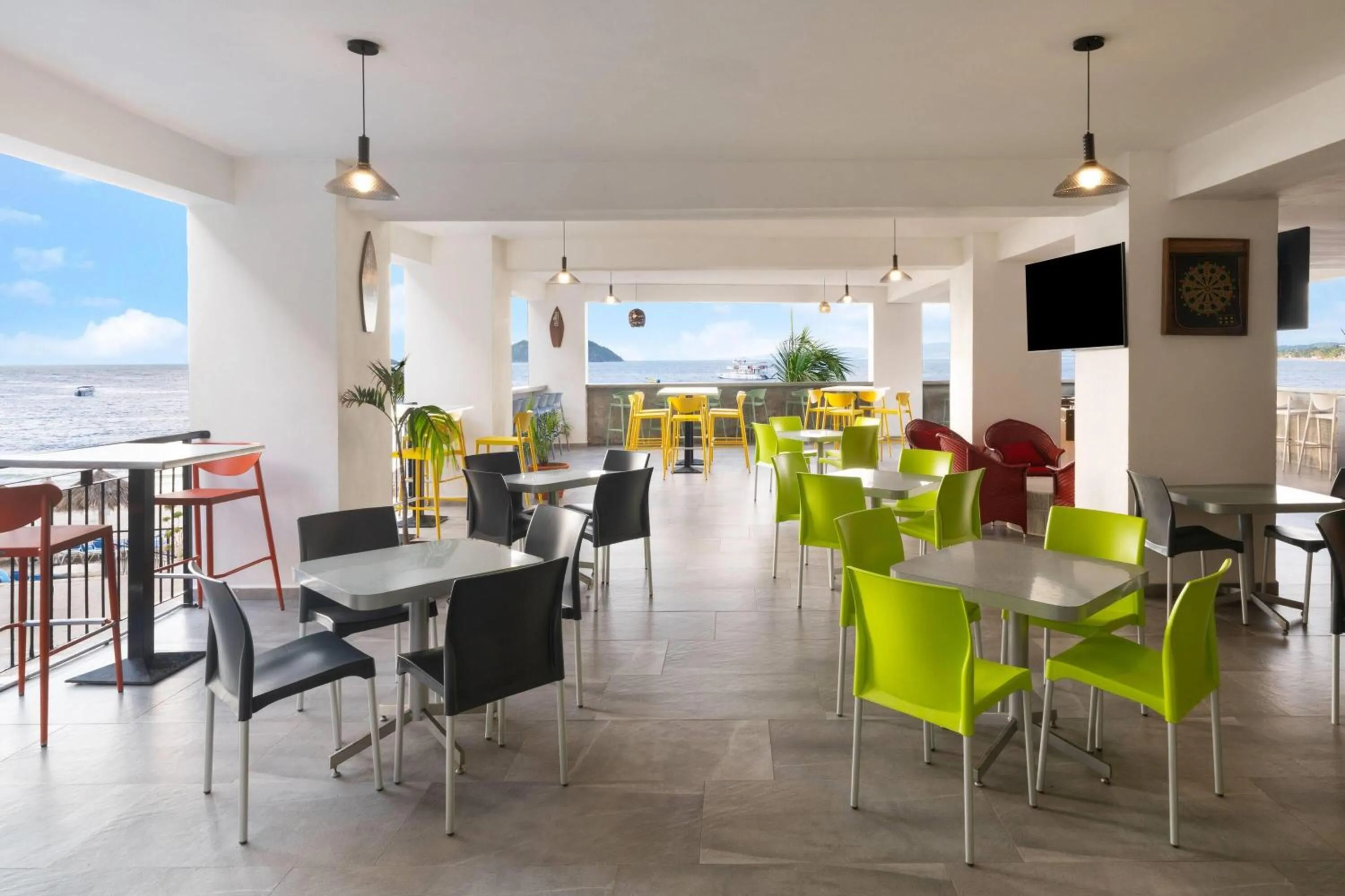 Lounge or bar in Decameron La Marina Guayabitos, Ramada All-Inclusive Resort