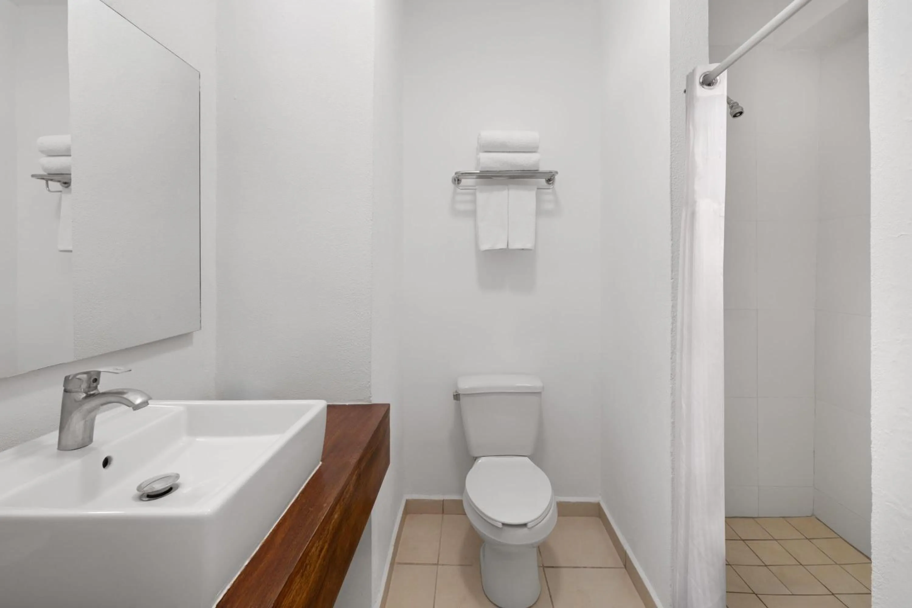 Bathroom in Decameron La Marina Guayabitos, Ramada All-Inclusive Resort