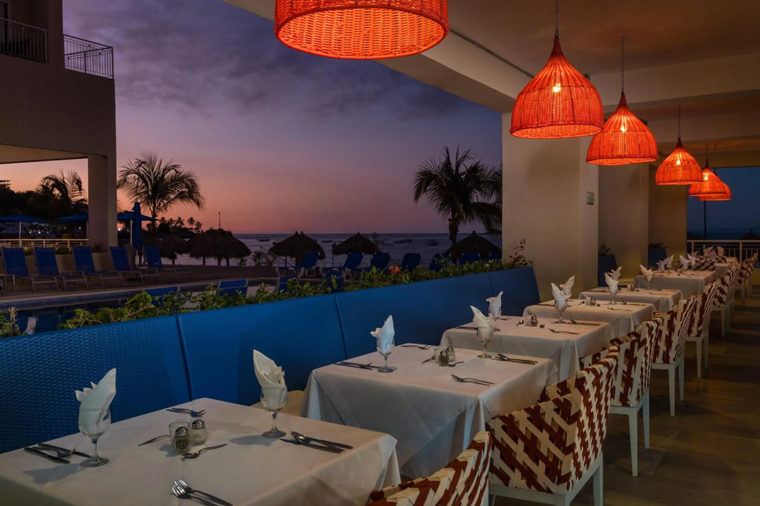 Restaurant/places to eat in Decameron La Marina Guayabitos, Ramada All-Inclusive Resort