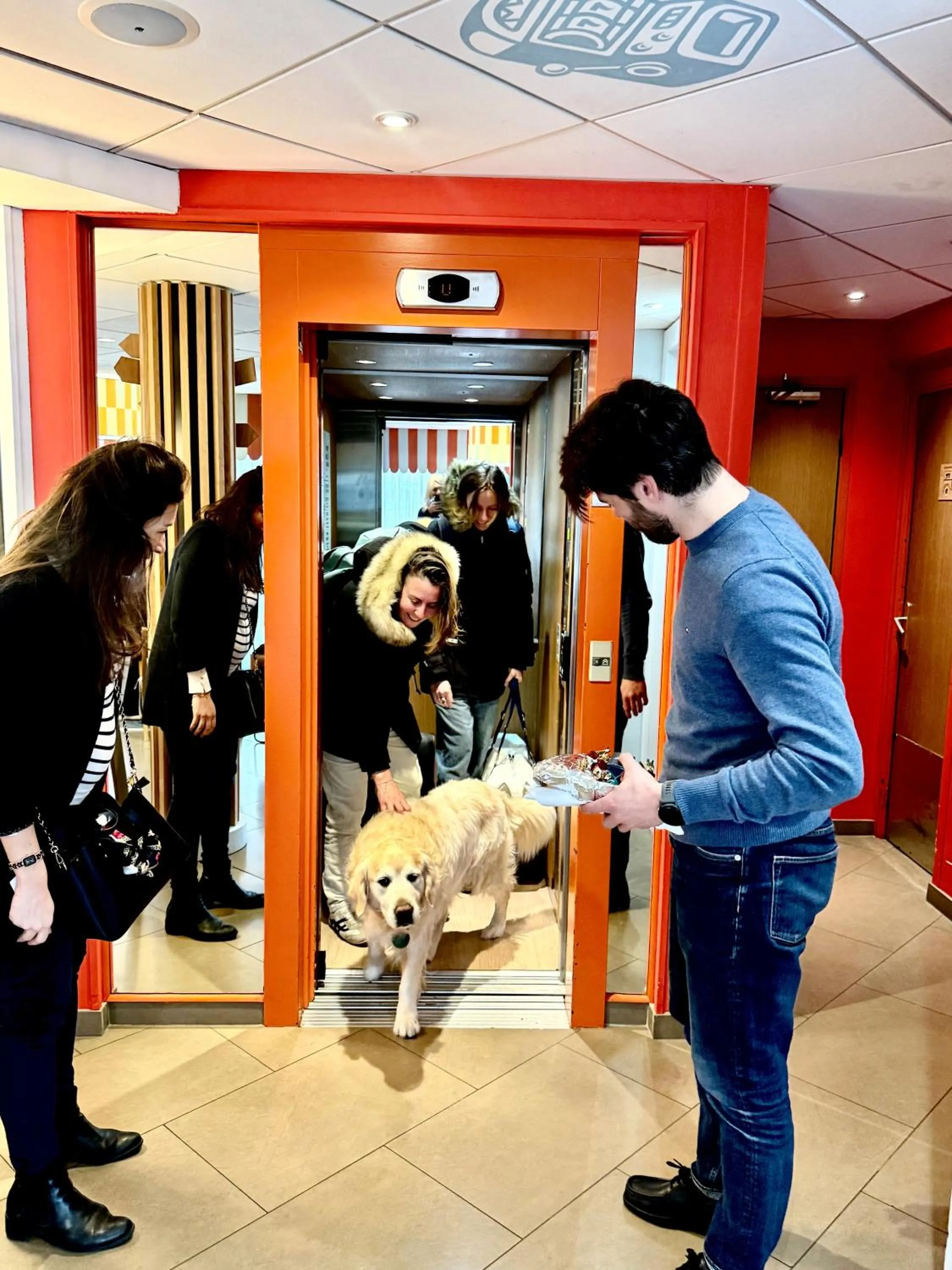 pet friendly in Hôtel AKENA Biarritz - Grande plage