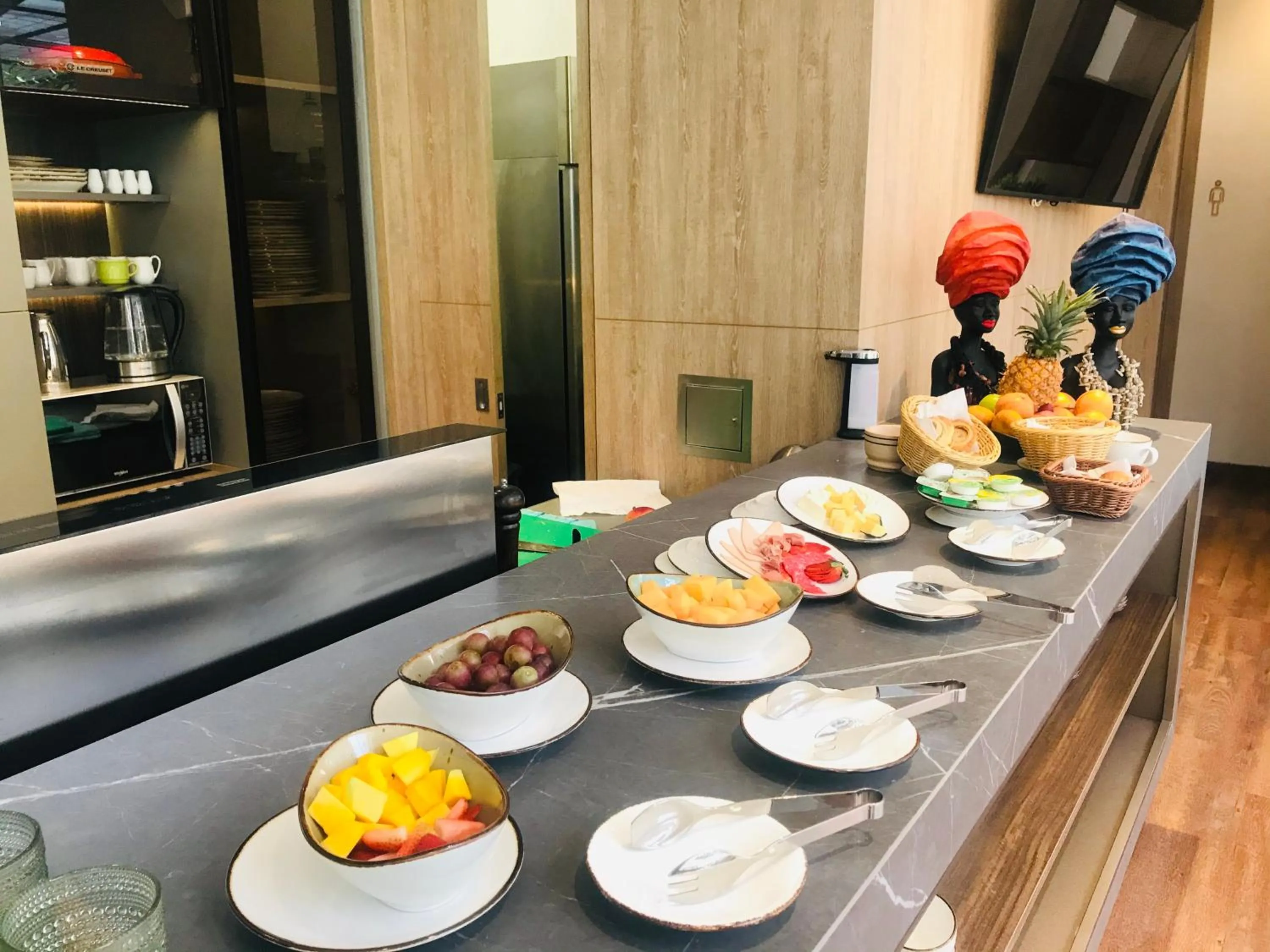 Buffet breakfast in Cassa Luxury Homes