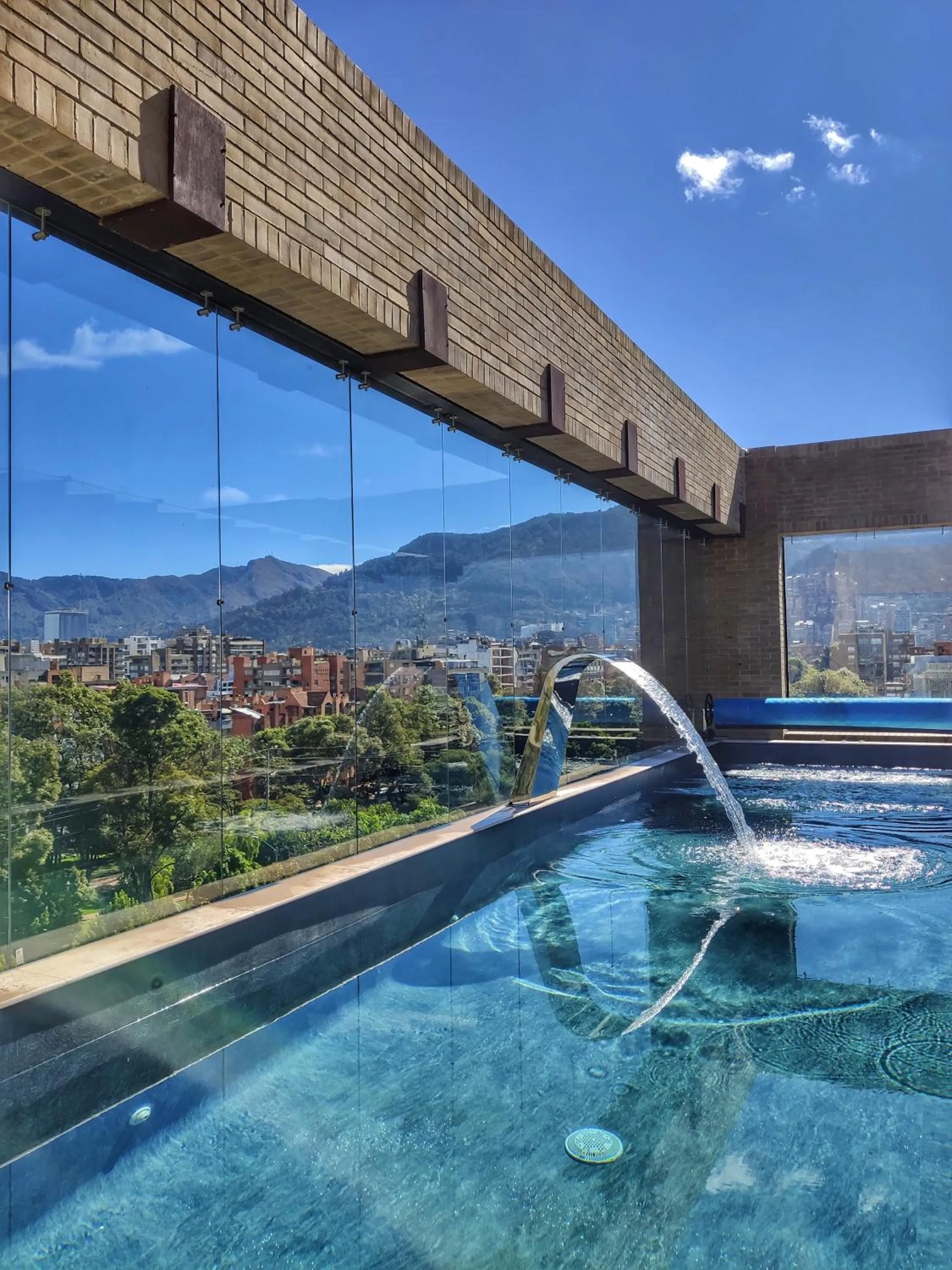 Swimming pool in Cassa Luxury Homes