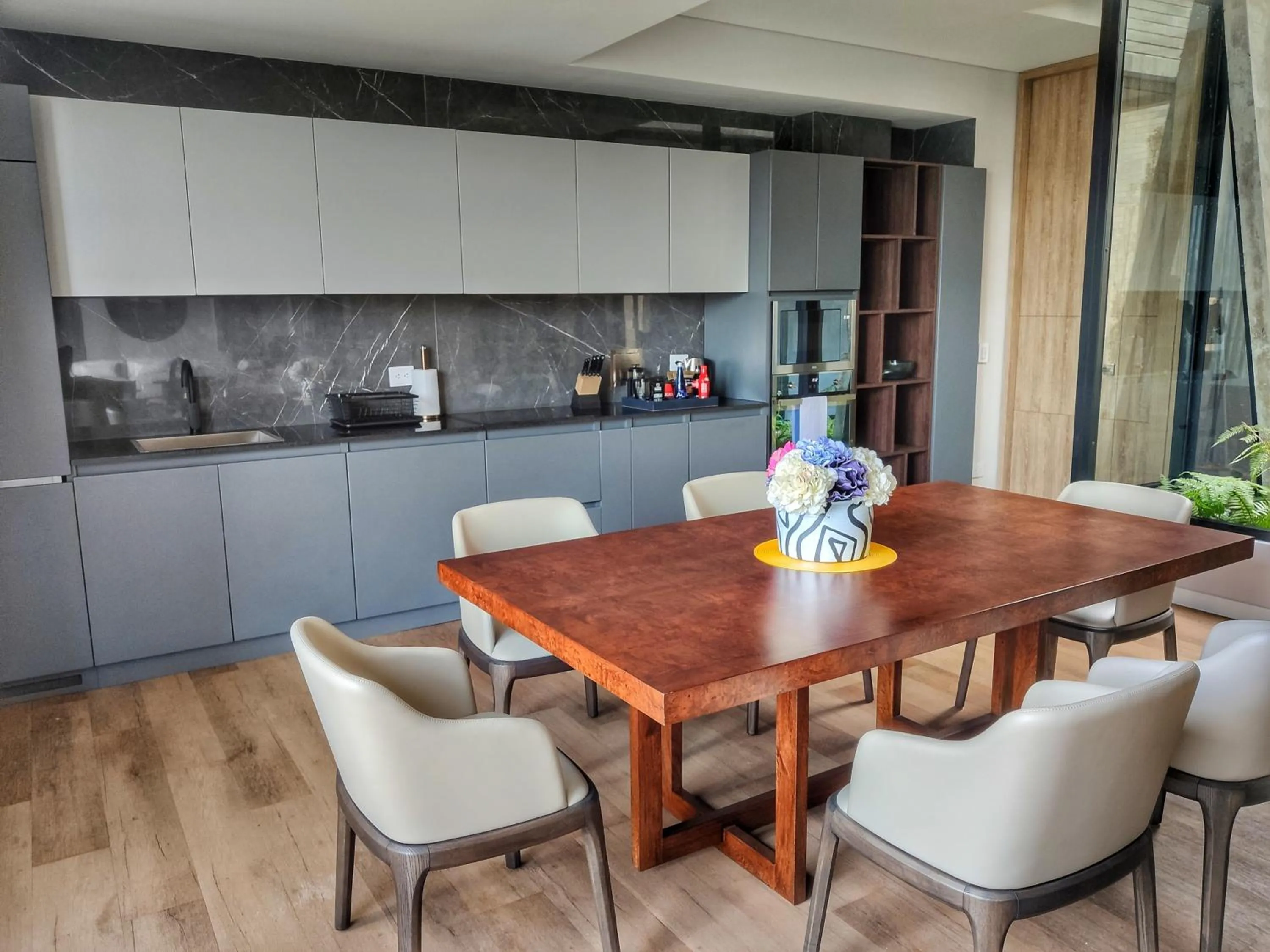 Kitchen or kitchenette in Cassa Luxury Homes