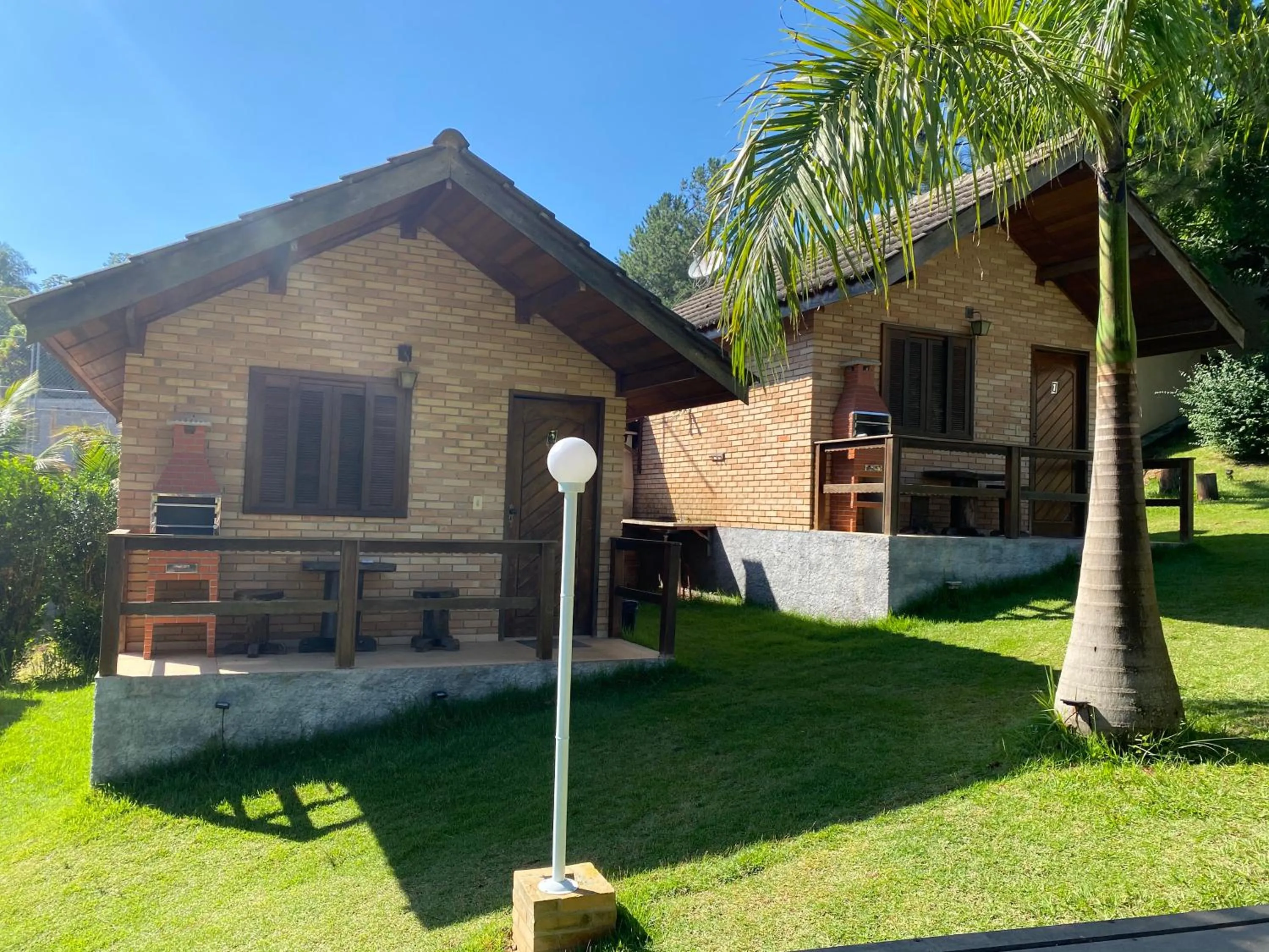 BBQ facilities in Chalés Marinelli em São Roque