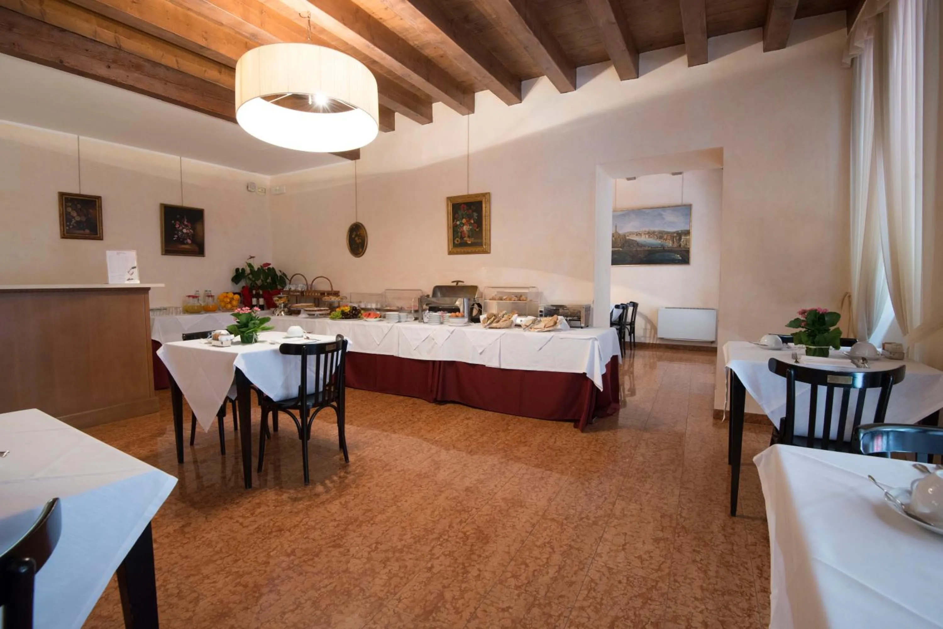Restaurant/places to eat in Albergo Mazzanti