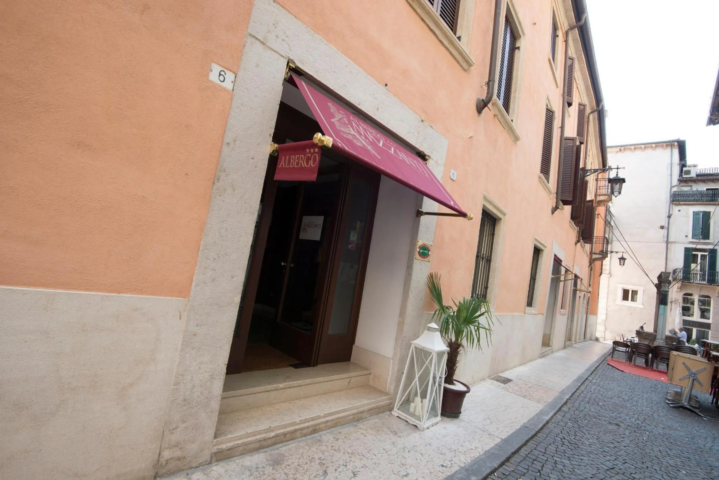 Facade/entrance in Albergo Mazzanti