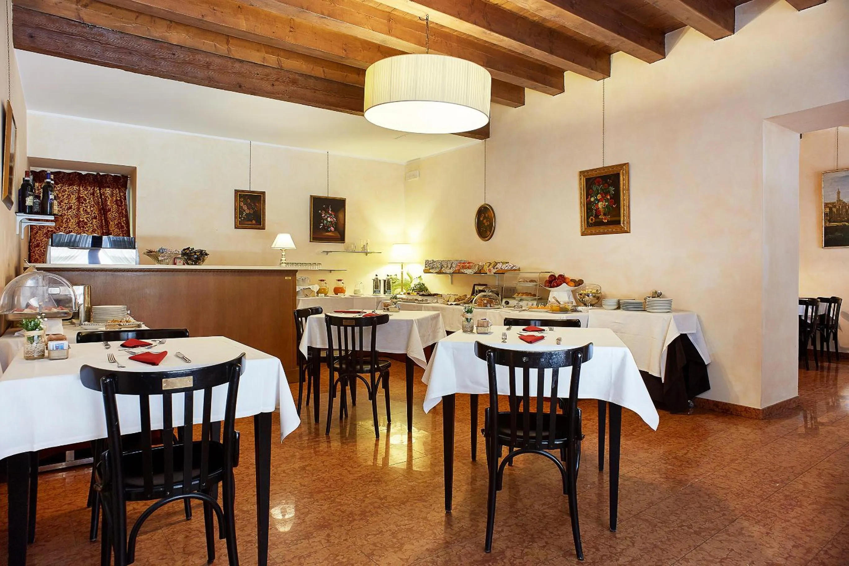 Restaurant/places to eat in Albergo Mazzanti