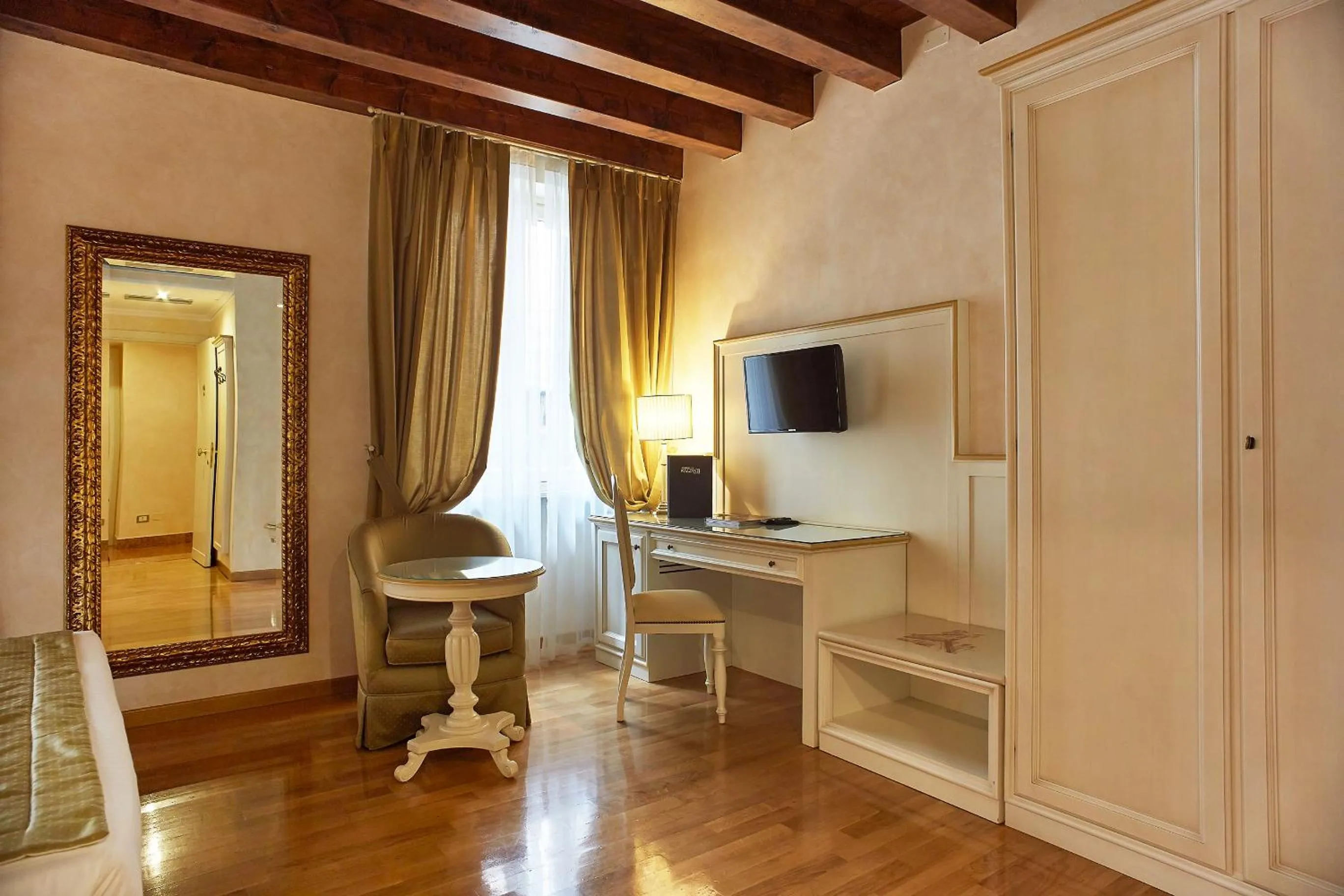 Bedroom in Albergo Mazzanti