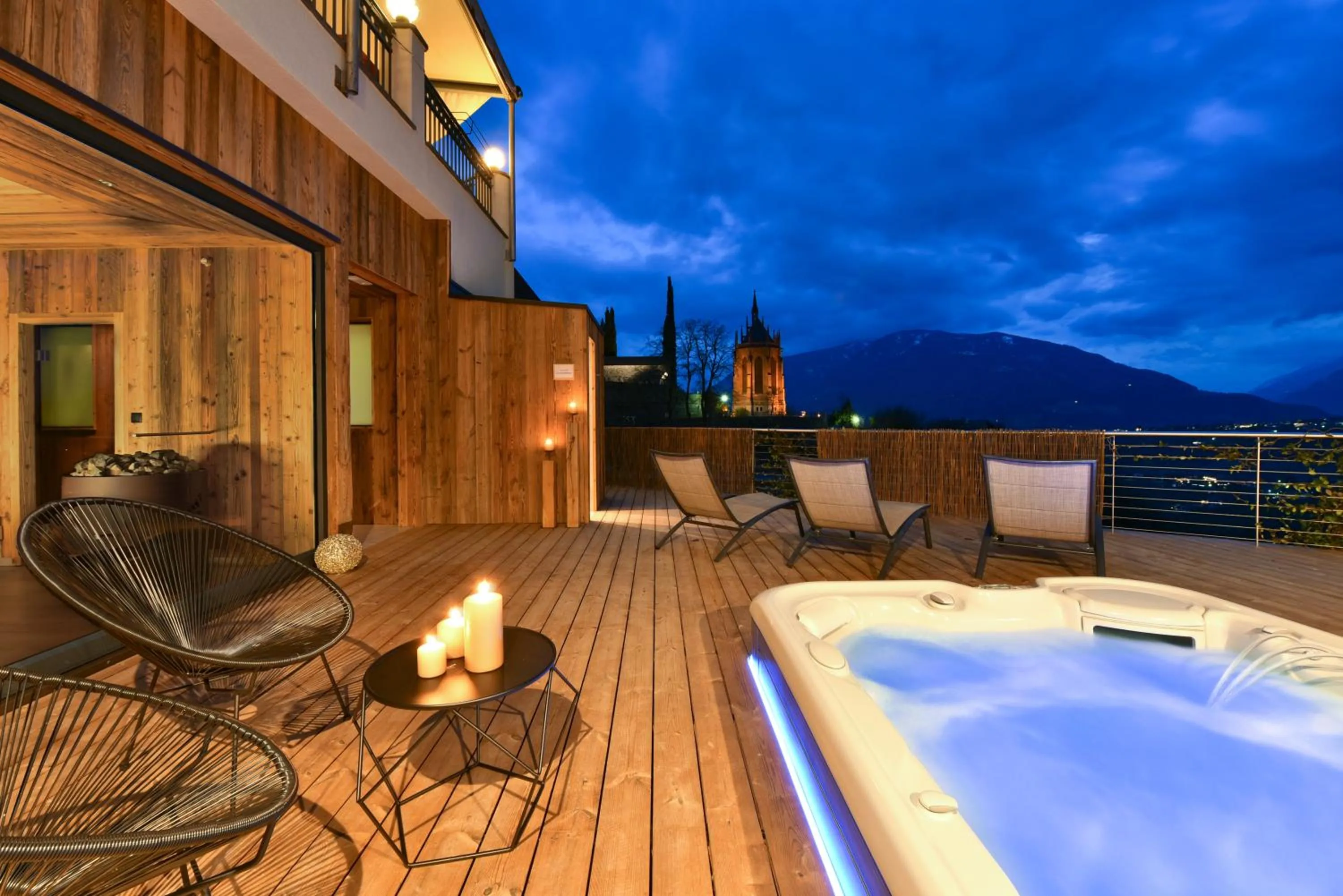 Hot Tub in Hotel Schlosswirt