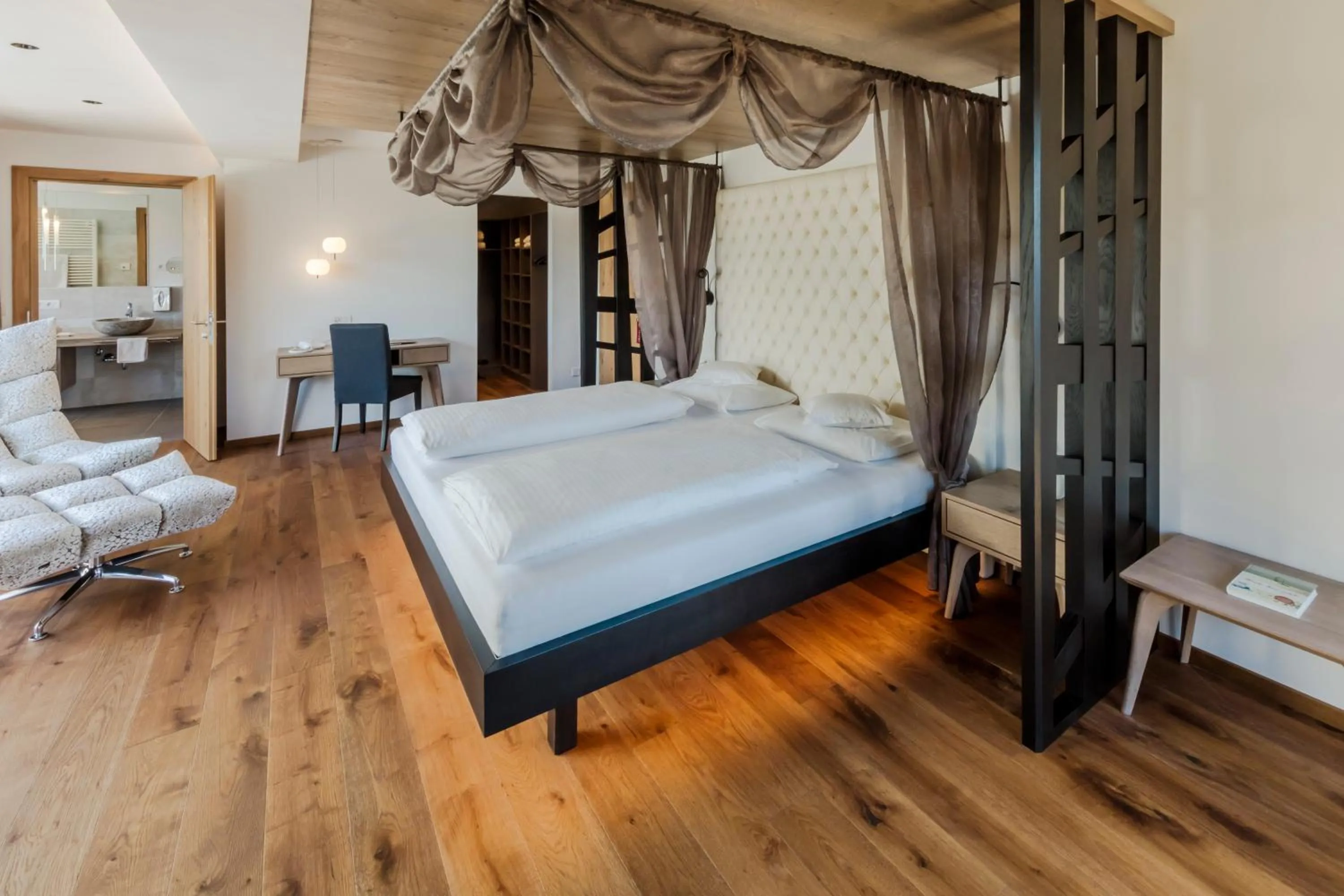 Photo of the whole room, Bed in Hotel Schlosswirt