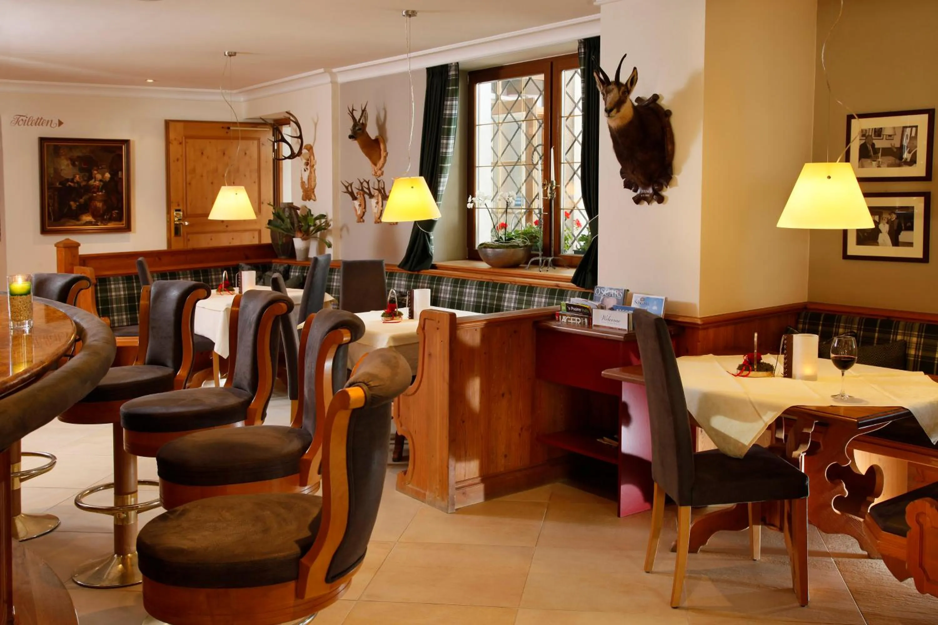 Lounge or bar in Hotel Schlosswirt