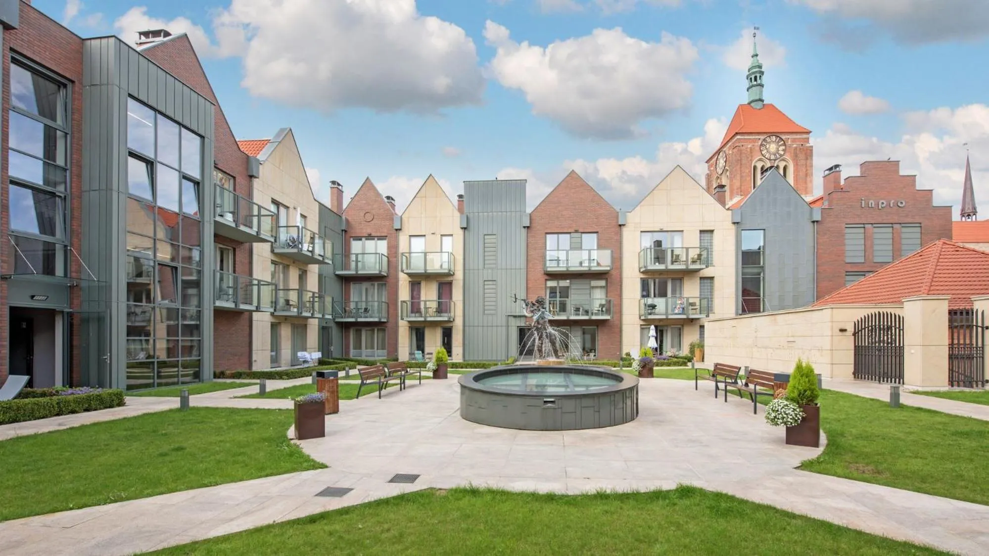 Property building in Dom & House - Old Town Tandeta