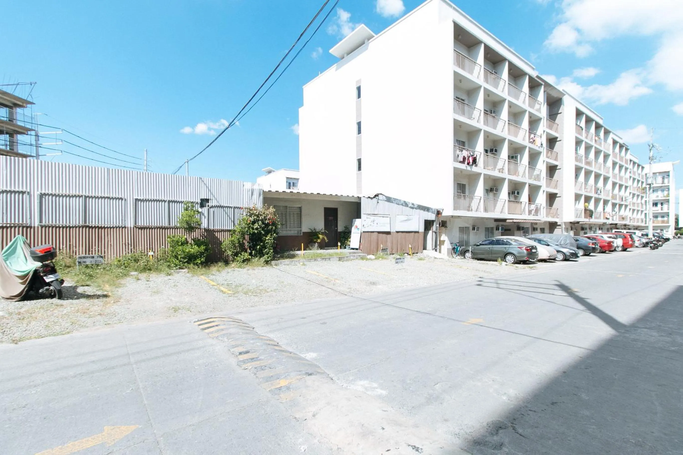 Street view in RedDoorz at Kassel Residences Parañaque