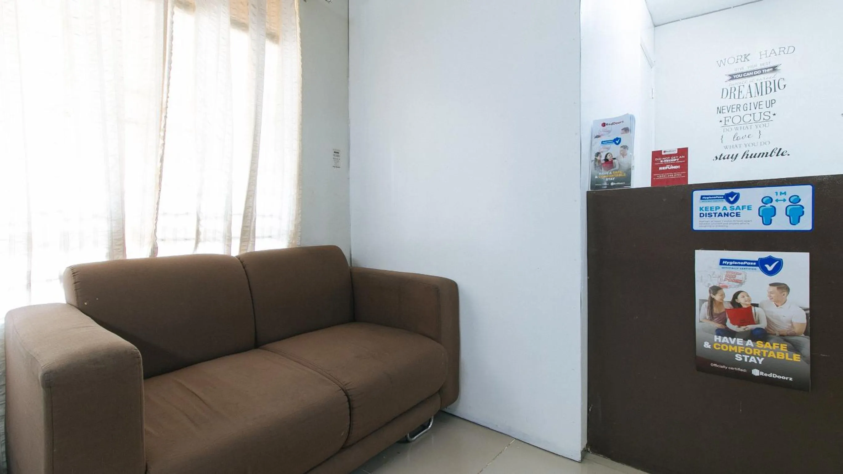 Lobby or reception in RedDoorz at Kassel Residences Parañaque