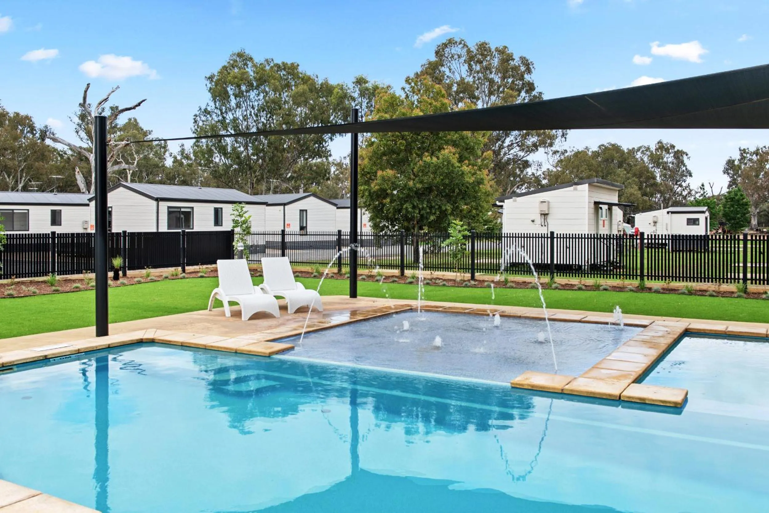 Swimming pool in Discovery Parks - Mildura, Buronga Riverside