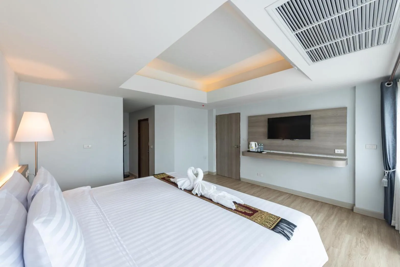 TV and multimedia in Mylin Holiday