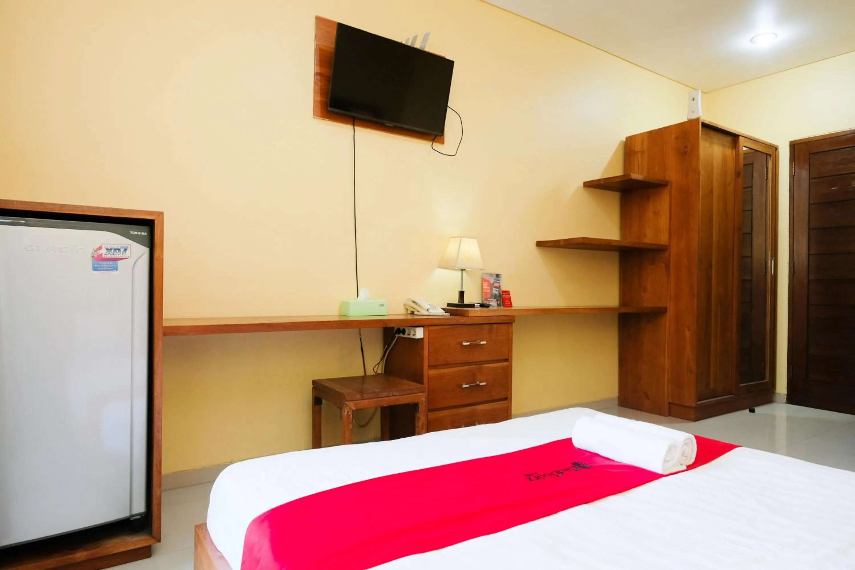 Bedroom, Bed in RedDoorz @ Kerta Dalem Sidakarya