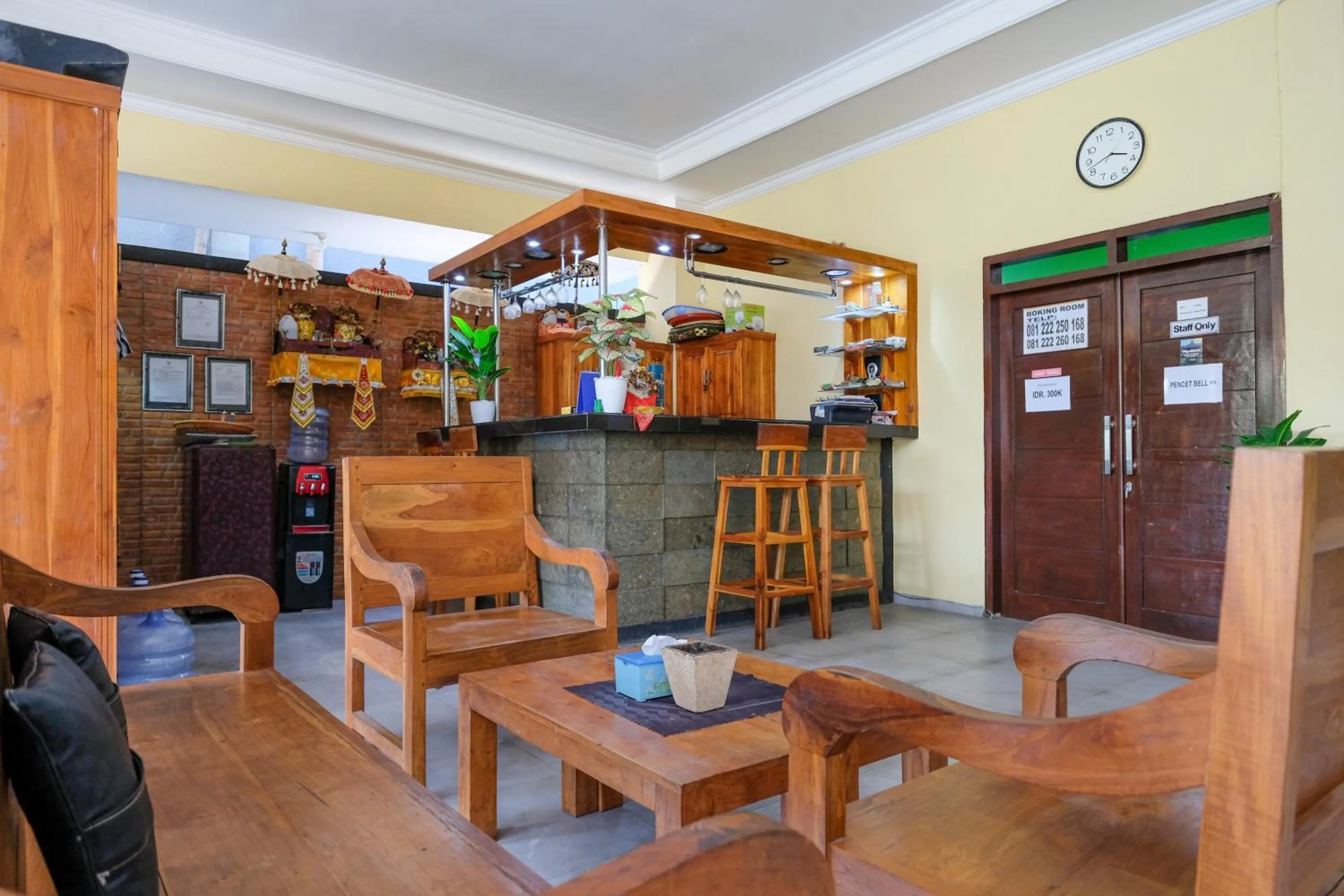 Lobby or reception in RedDoorz @ Kerta Dalem Sidakarya