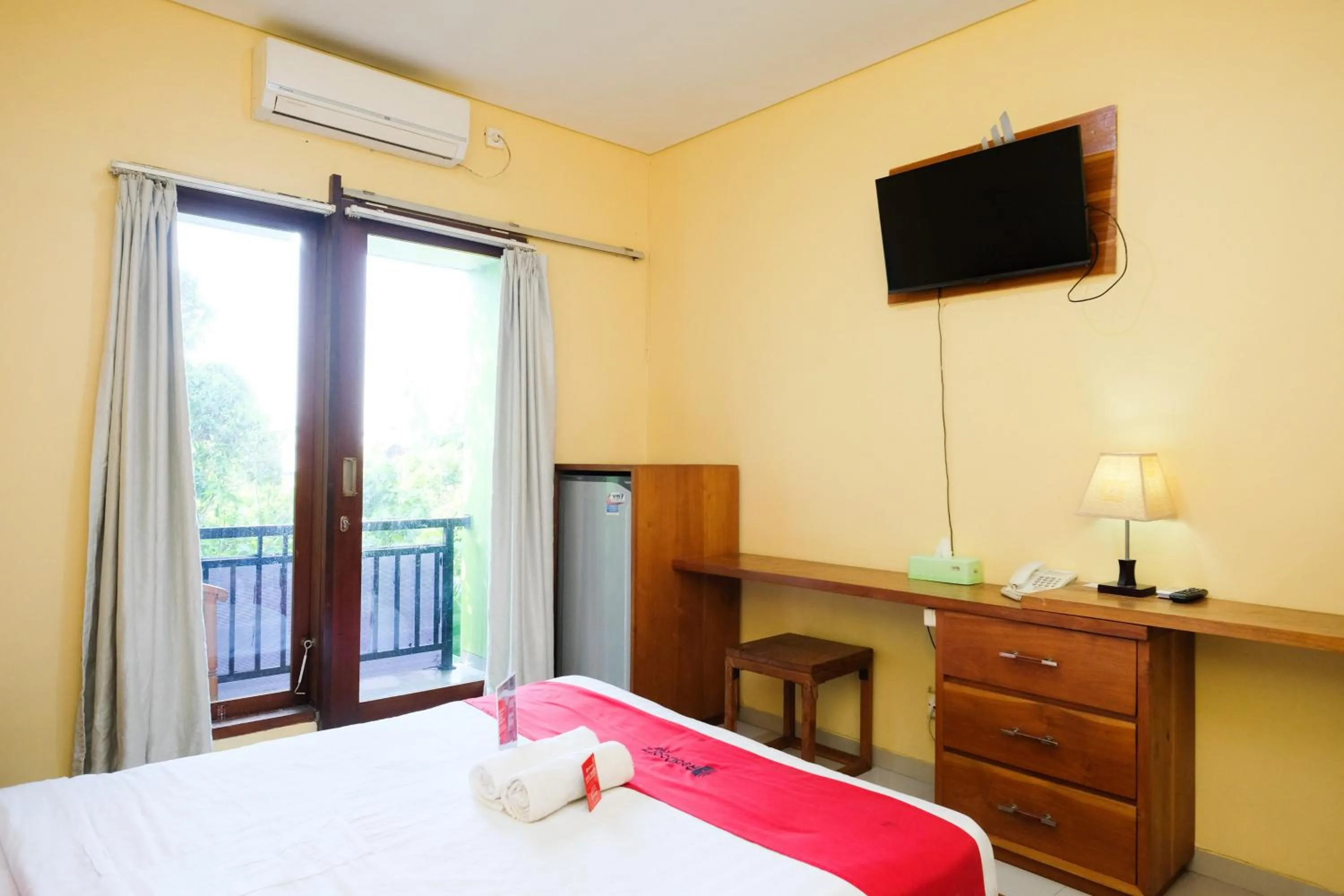 Bedroom, Bed in RedDoorz @ Kerta Dalem Sidakarya