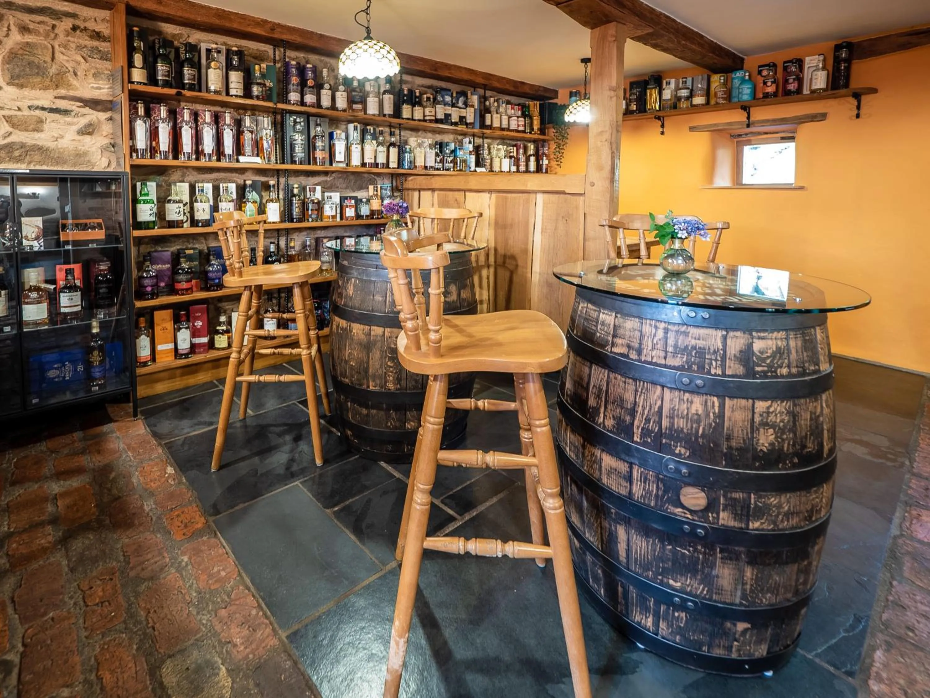 Lounge or bar in The Wayside and Whisky Barn