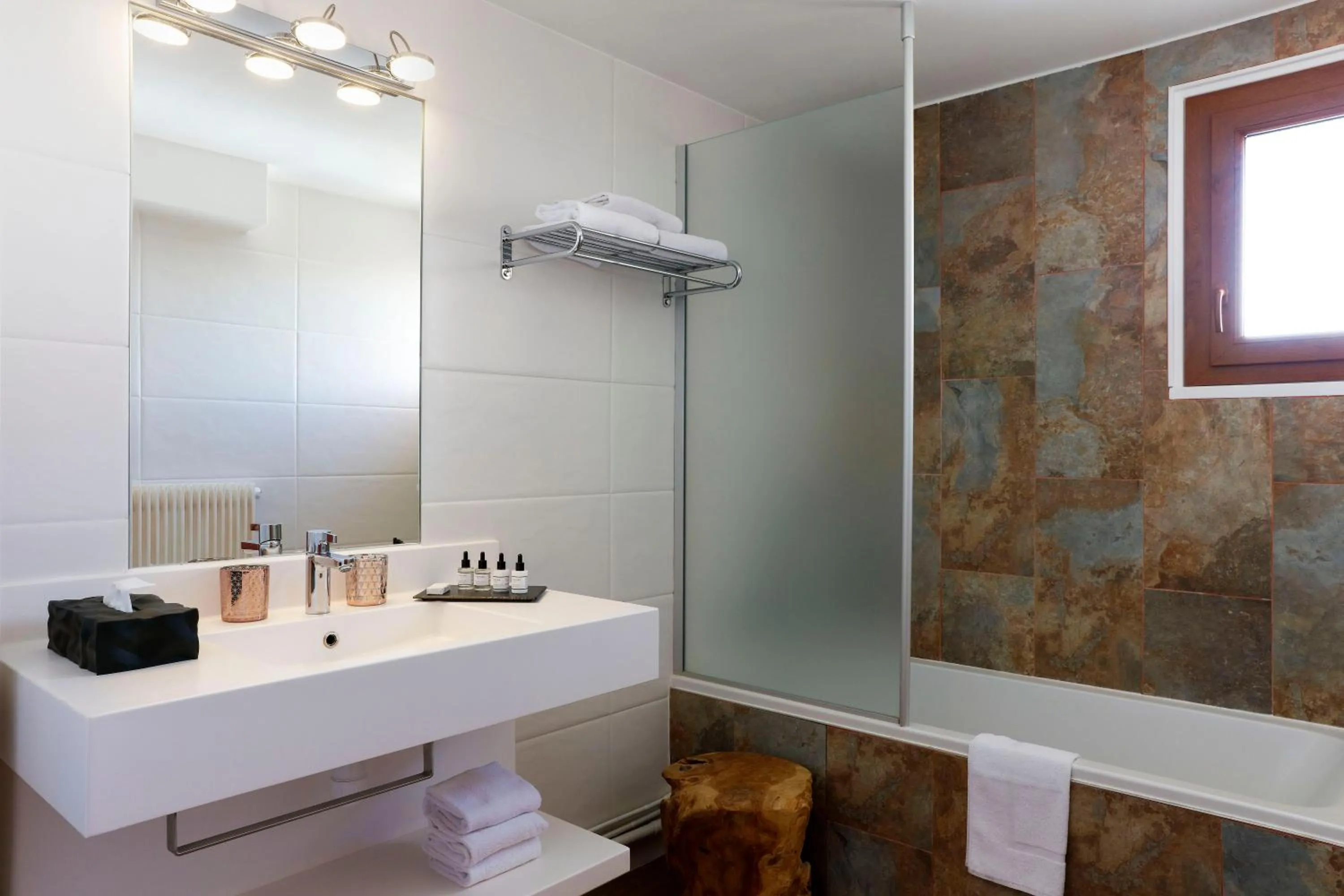 Bathroom in Grandes Rousses Hotel & Spa