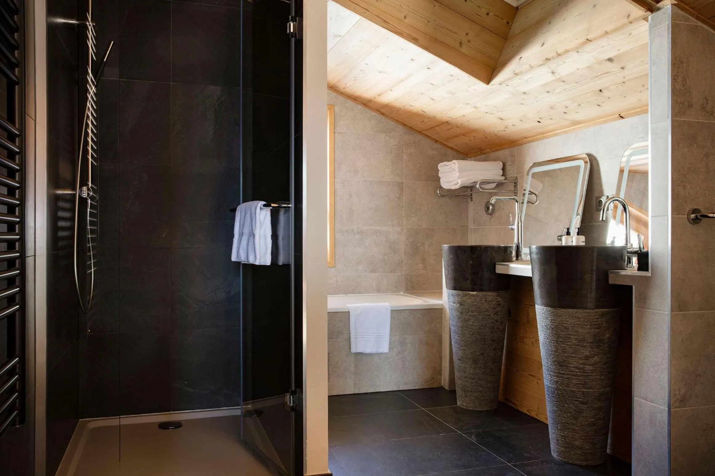 Bathroom in Grandes Rousses Hotel & Spa