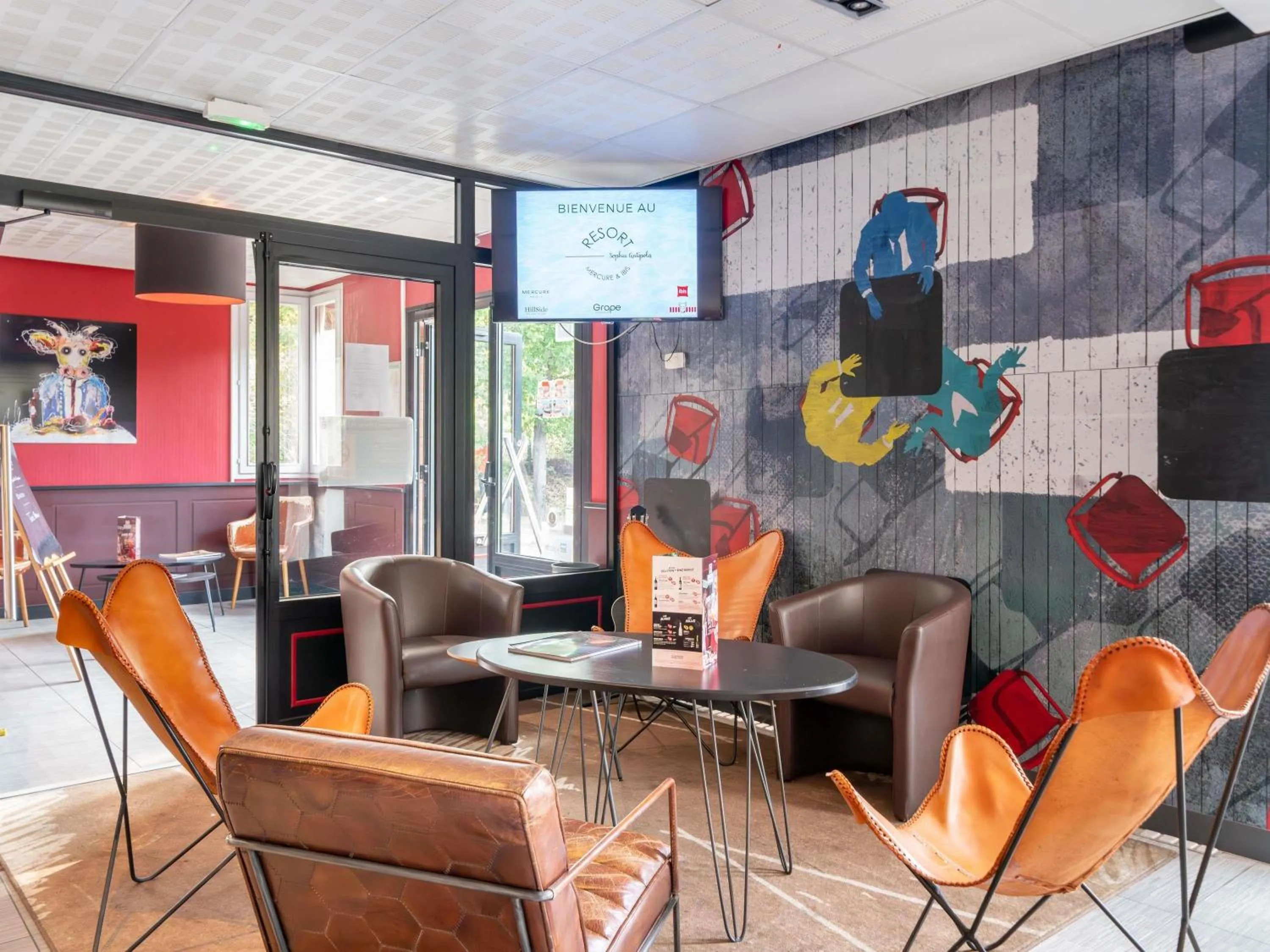 Lounge or bar in ibis Antibes Sophia-Antipolis